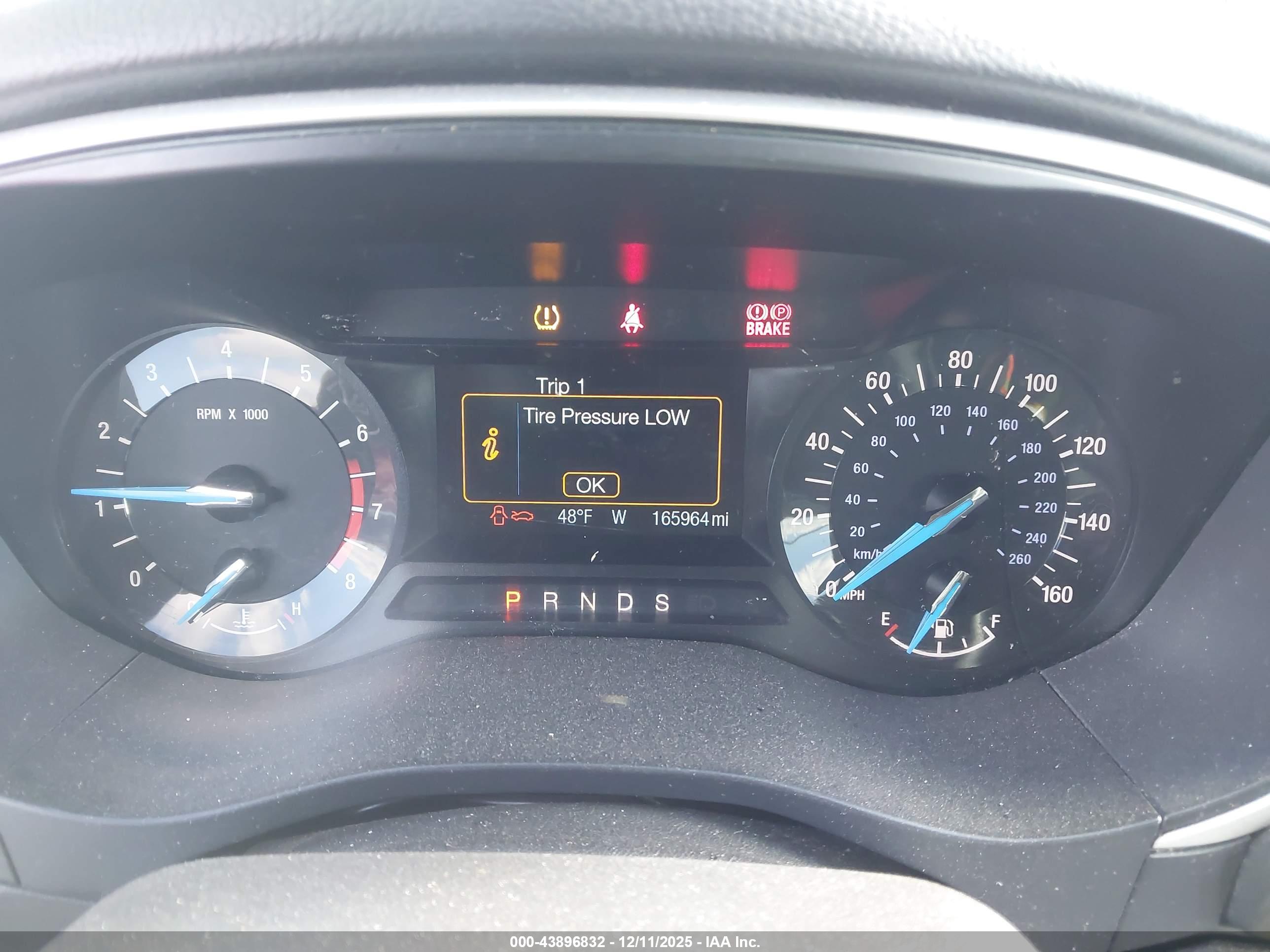 FORD FUSION image 7