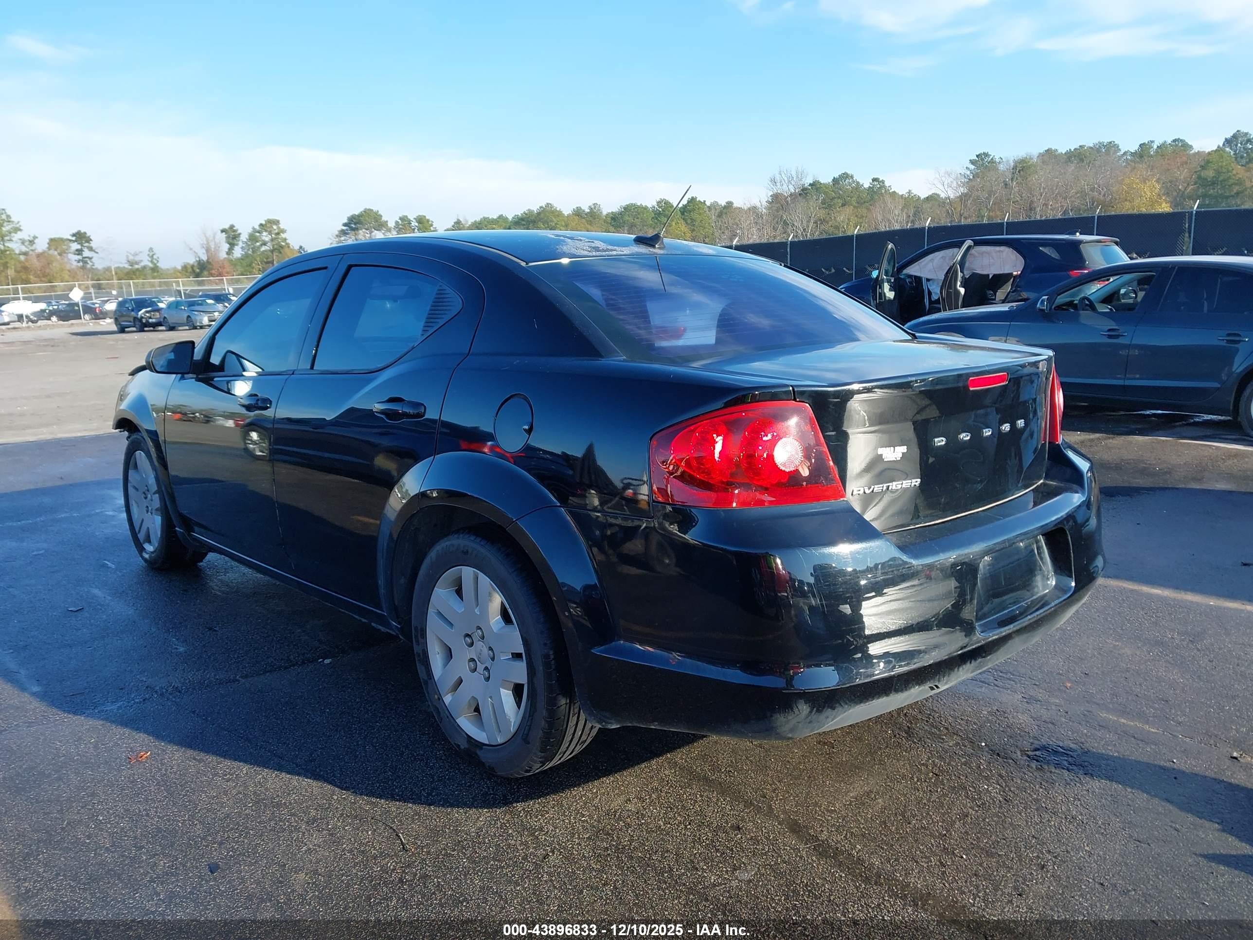 DODGE AVENGER image 3