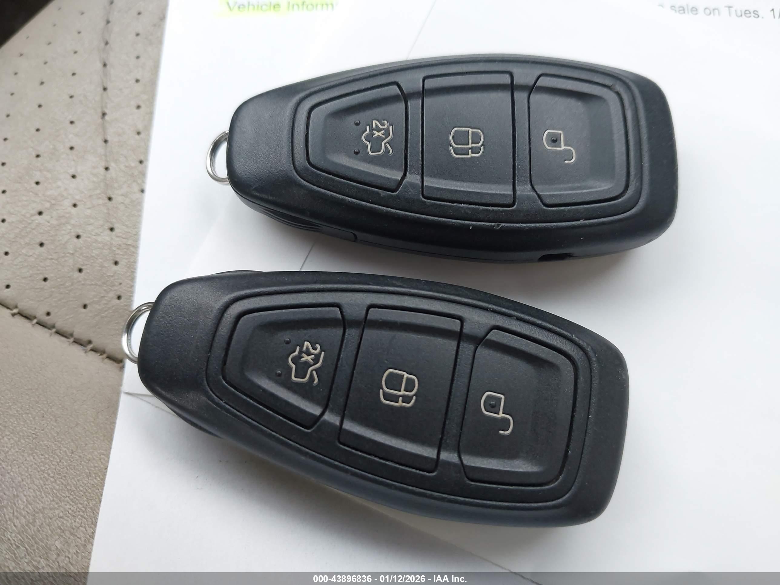 FORD C-MAX image 11