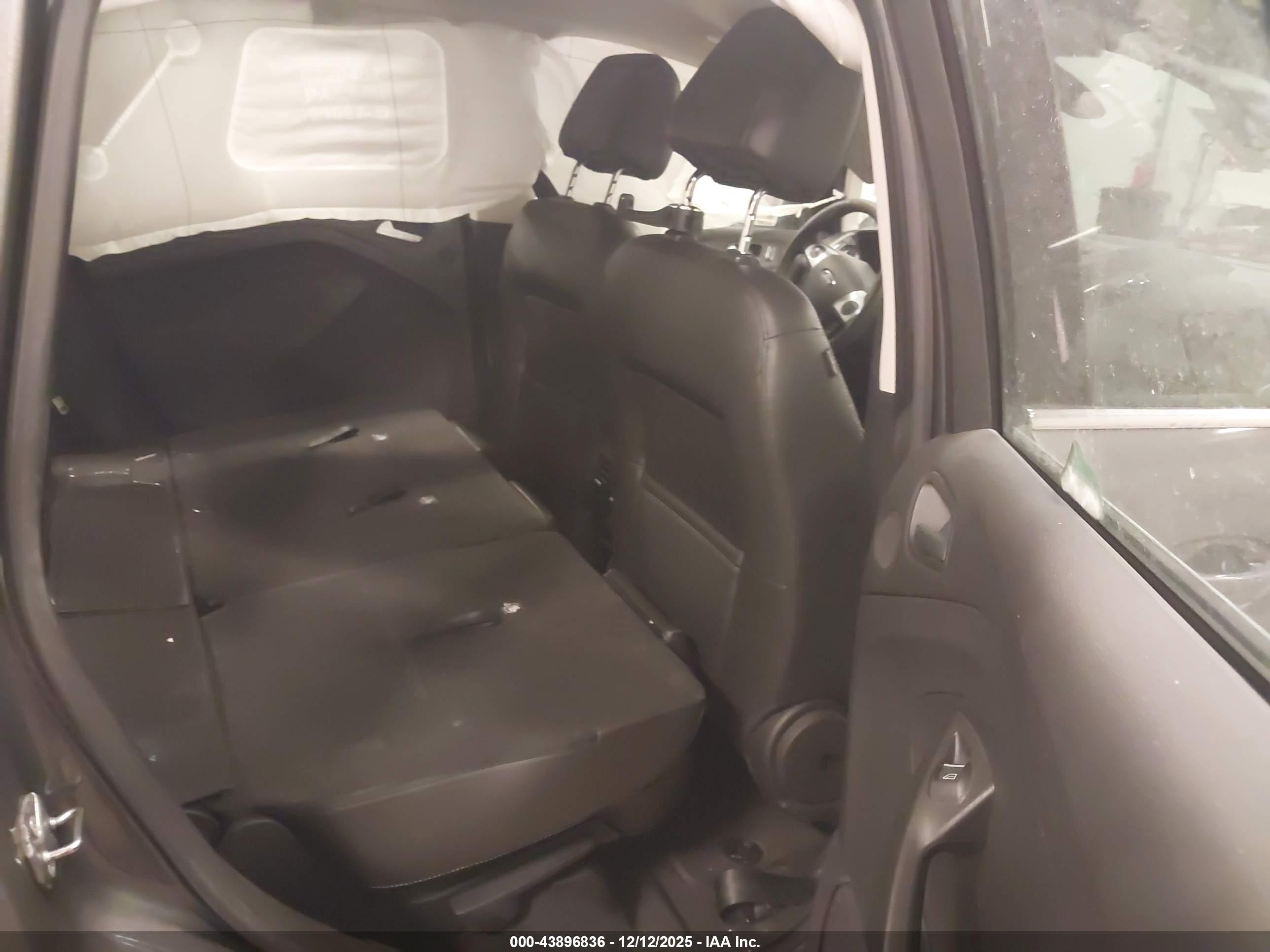 FORD C-MAX image 8