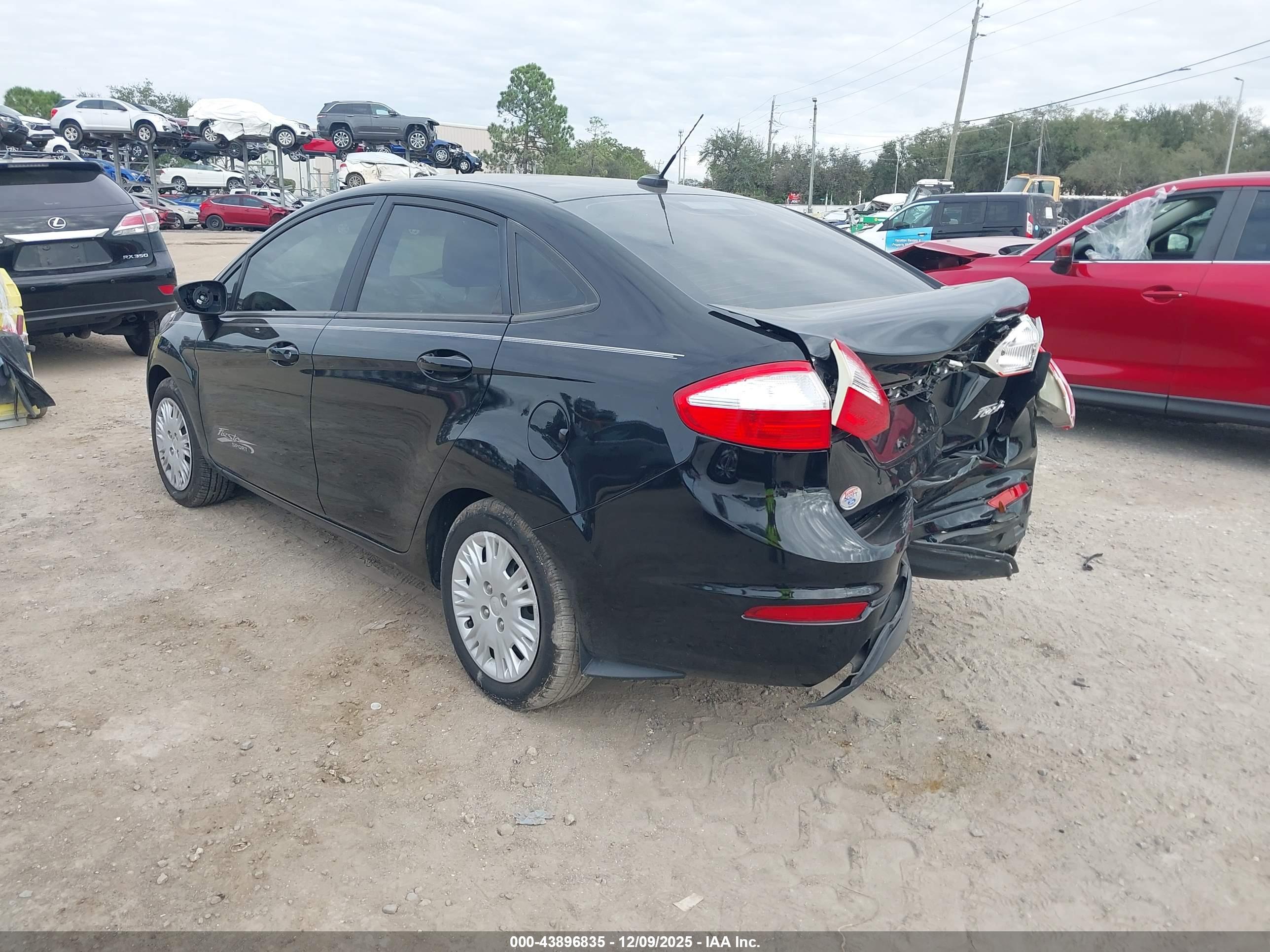 FORD FIESTA image 3