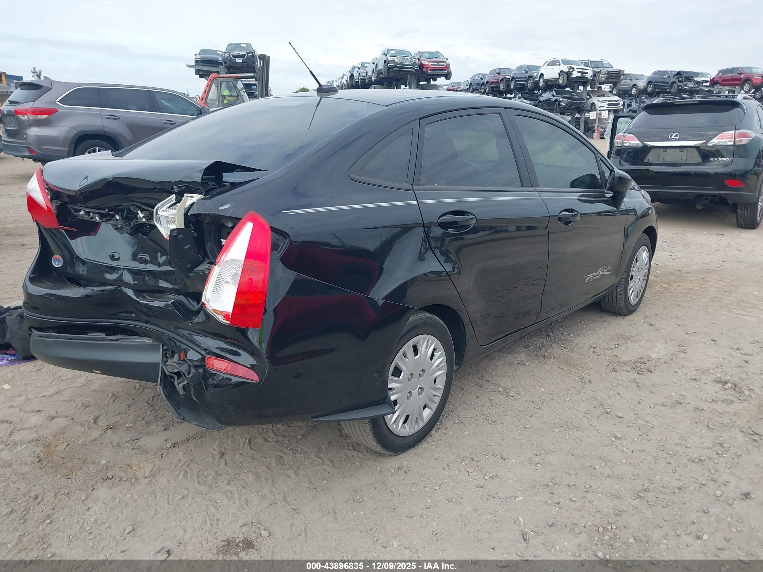 FORD FIESTA image 4