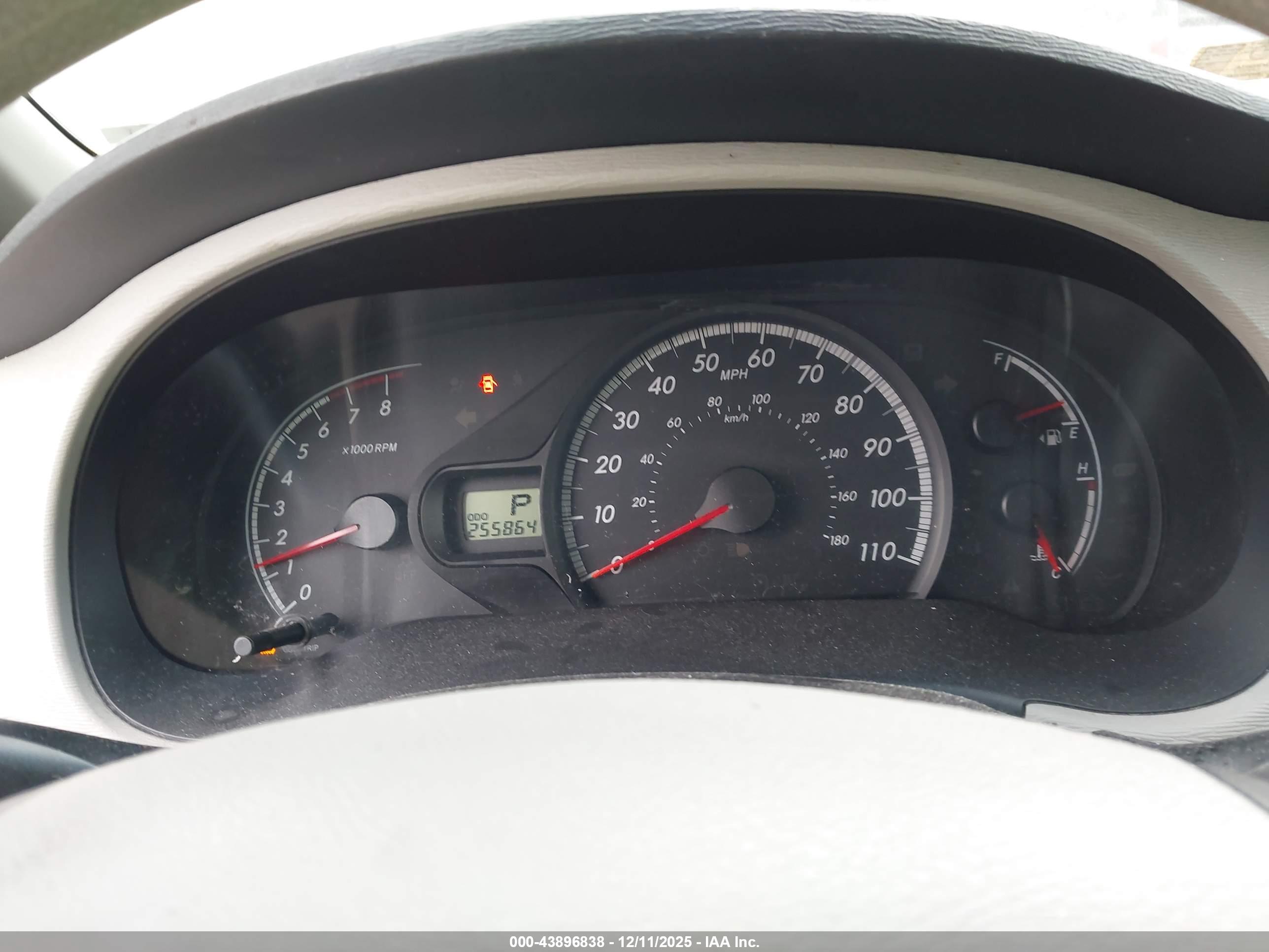 TOYOTA SIENNA image 7