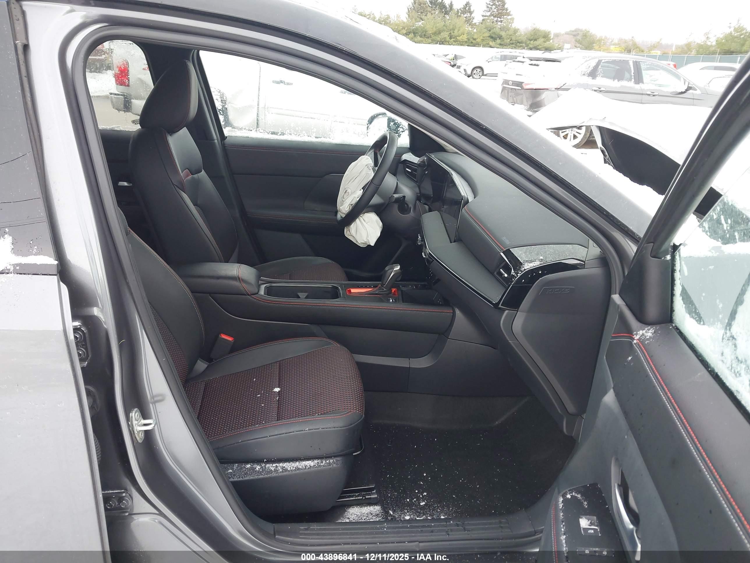 NISSAN KICKS image 5