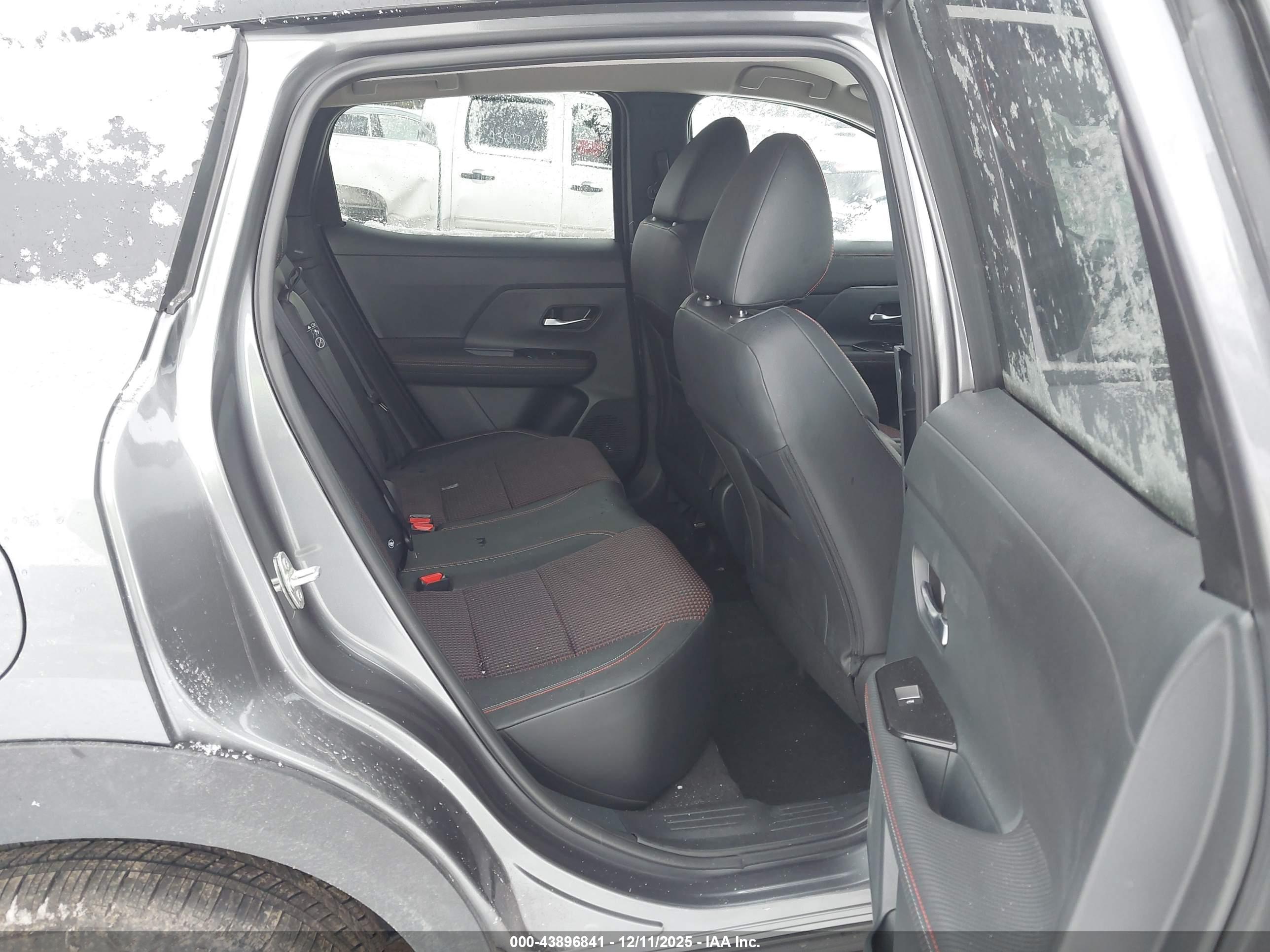 NISSAN KICKS image 8