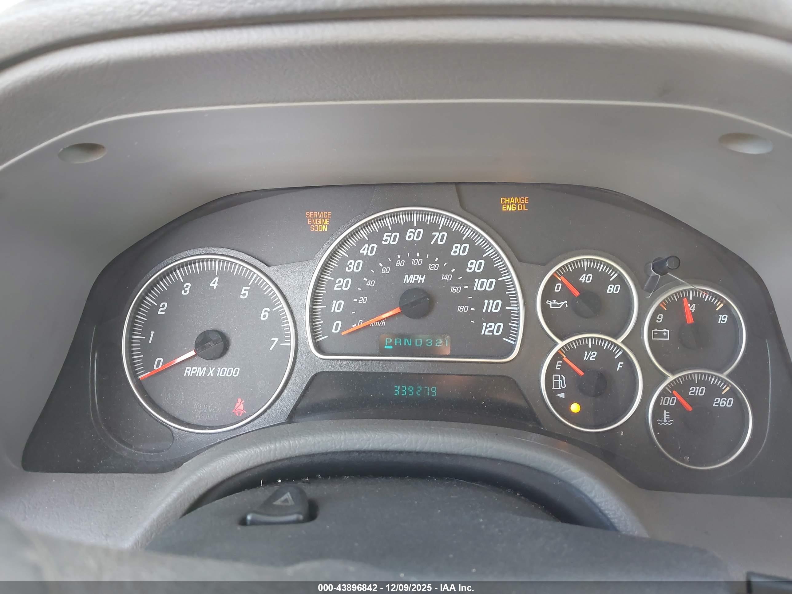 GMC ENVOY image 7