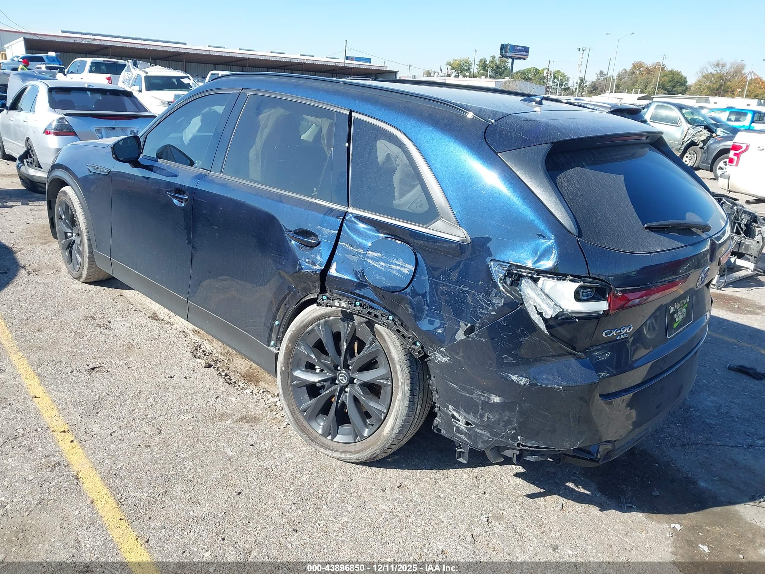 MAZDA CX-90 image 3