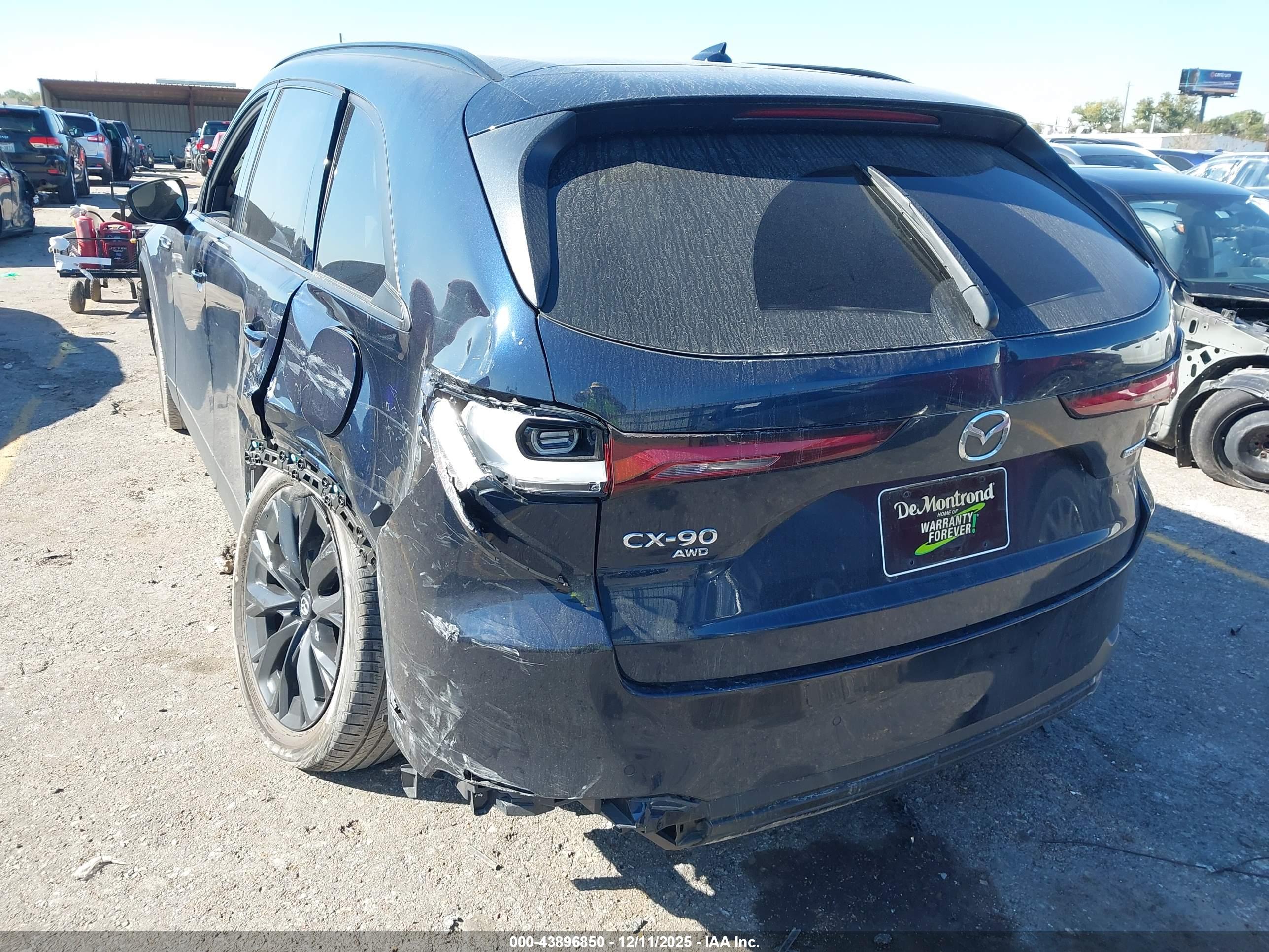 MAZDA CX-90 image 6