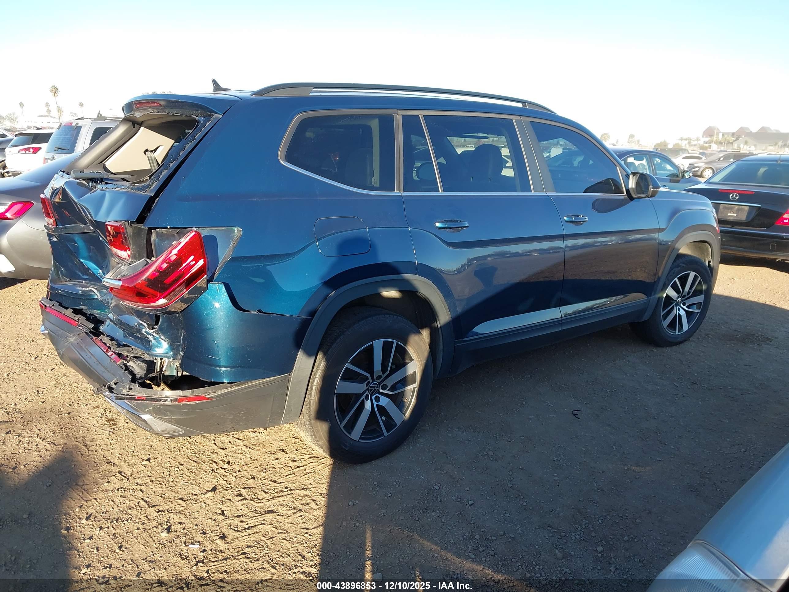 VOLKSWAGEN ATLAS image 4