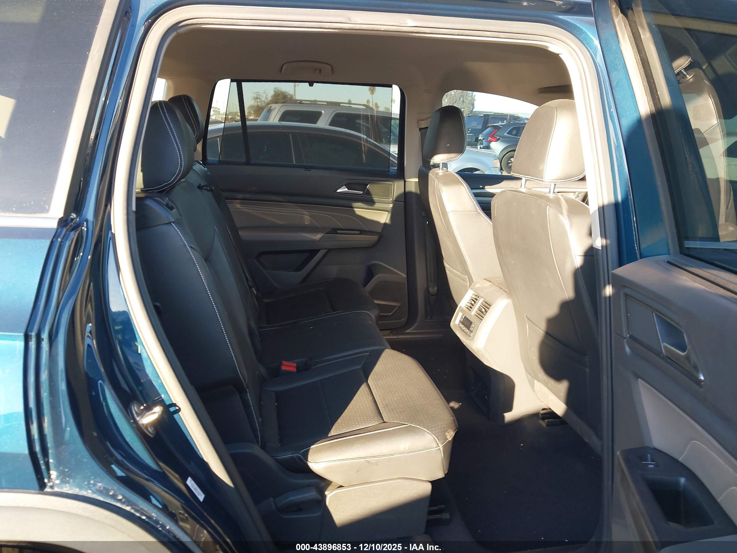 VOLKSWAGEN ATLAS image 8