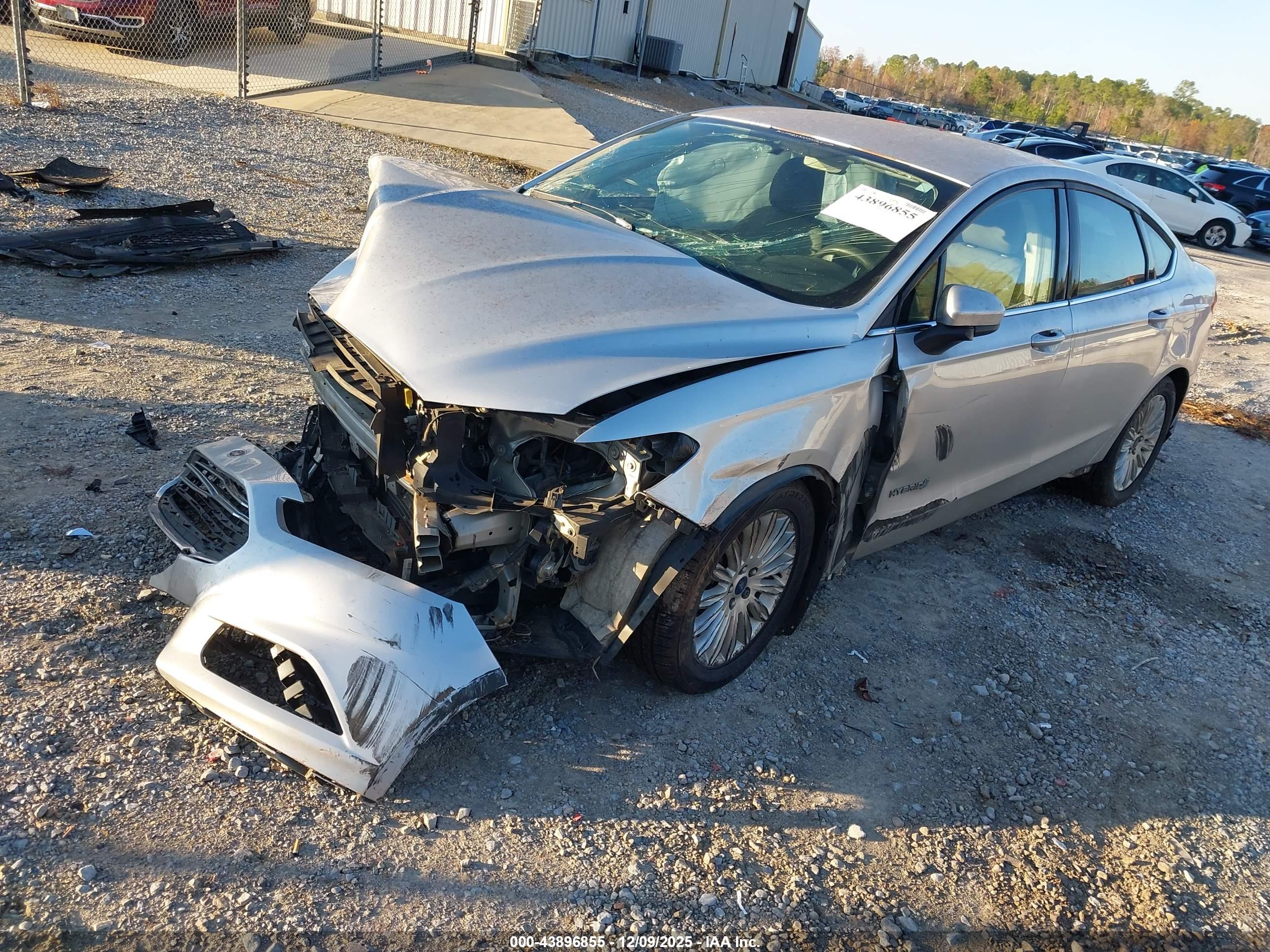 FORD FUSION image 2