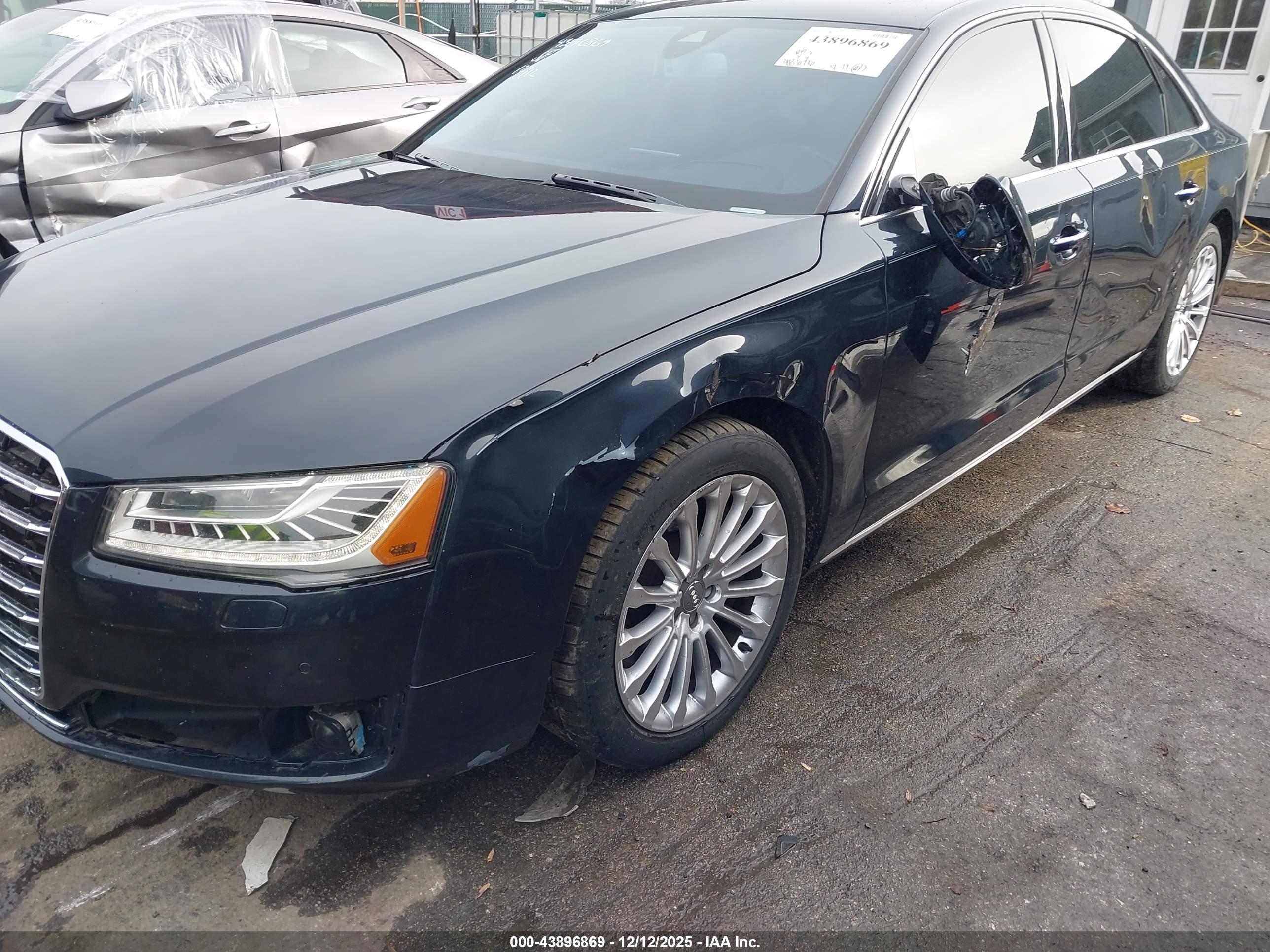AUDI A8 image 6