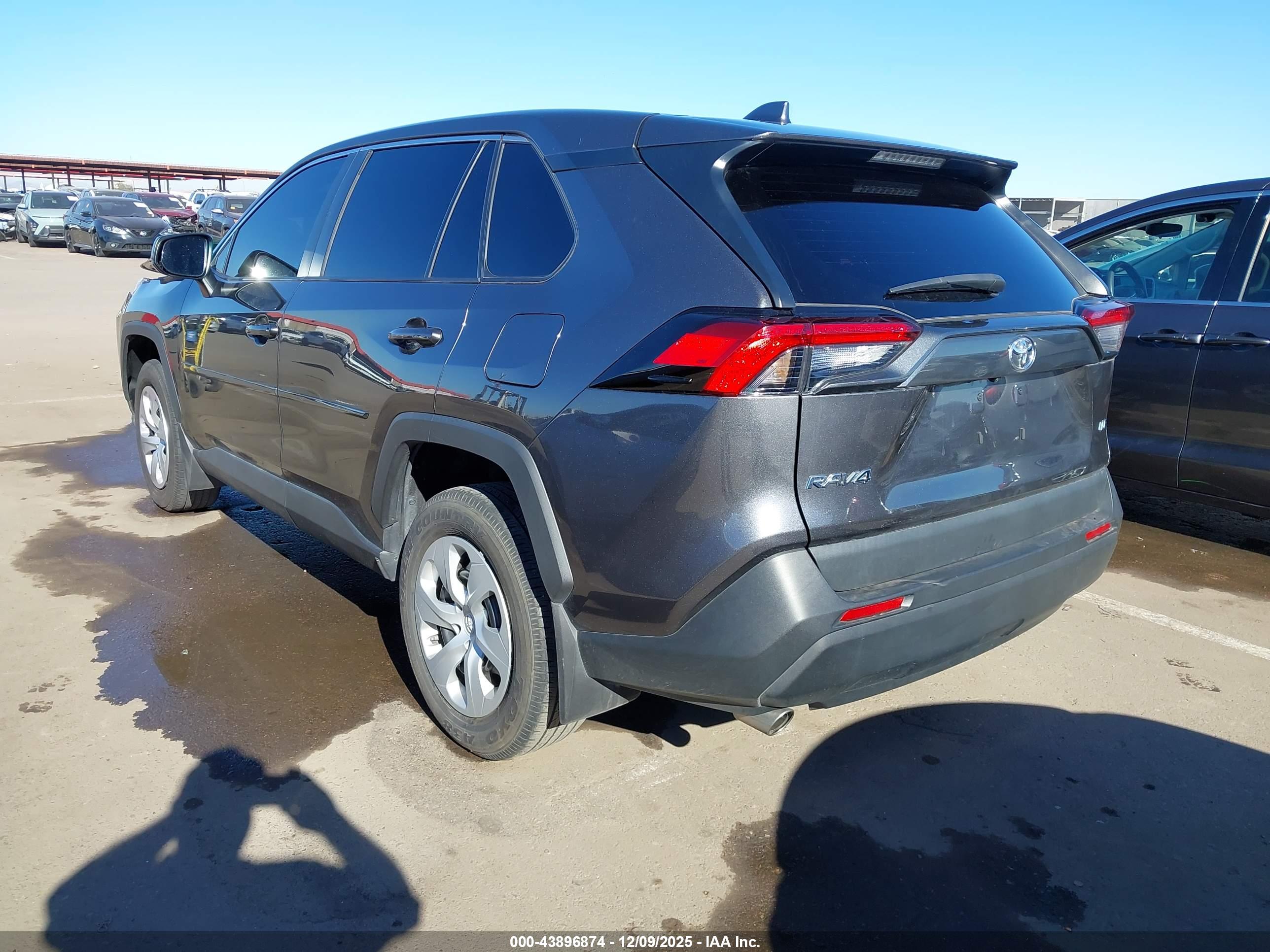TOYOTA RAV4 image 3