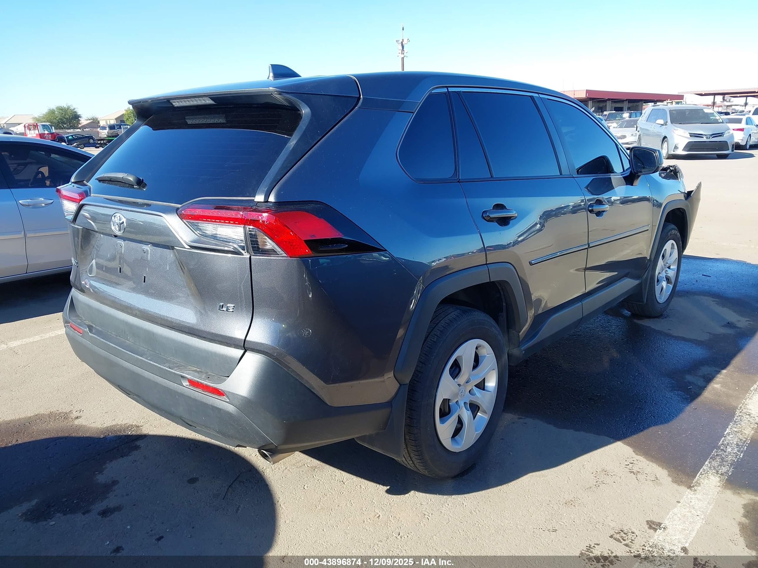 TOYOTA RAV4 image 4