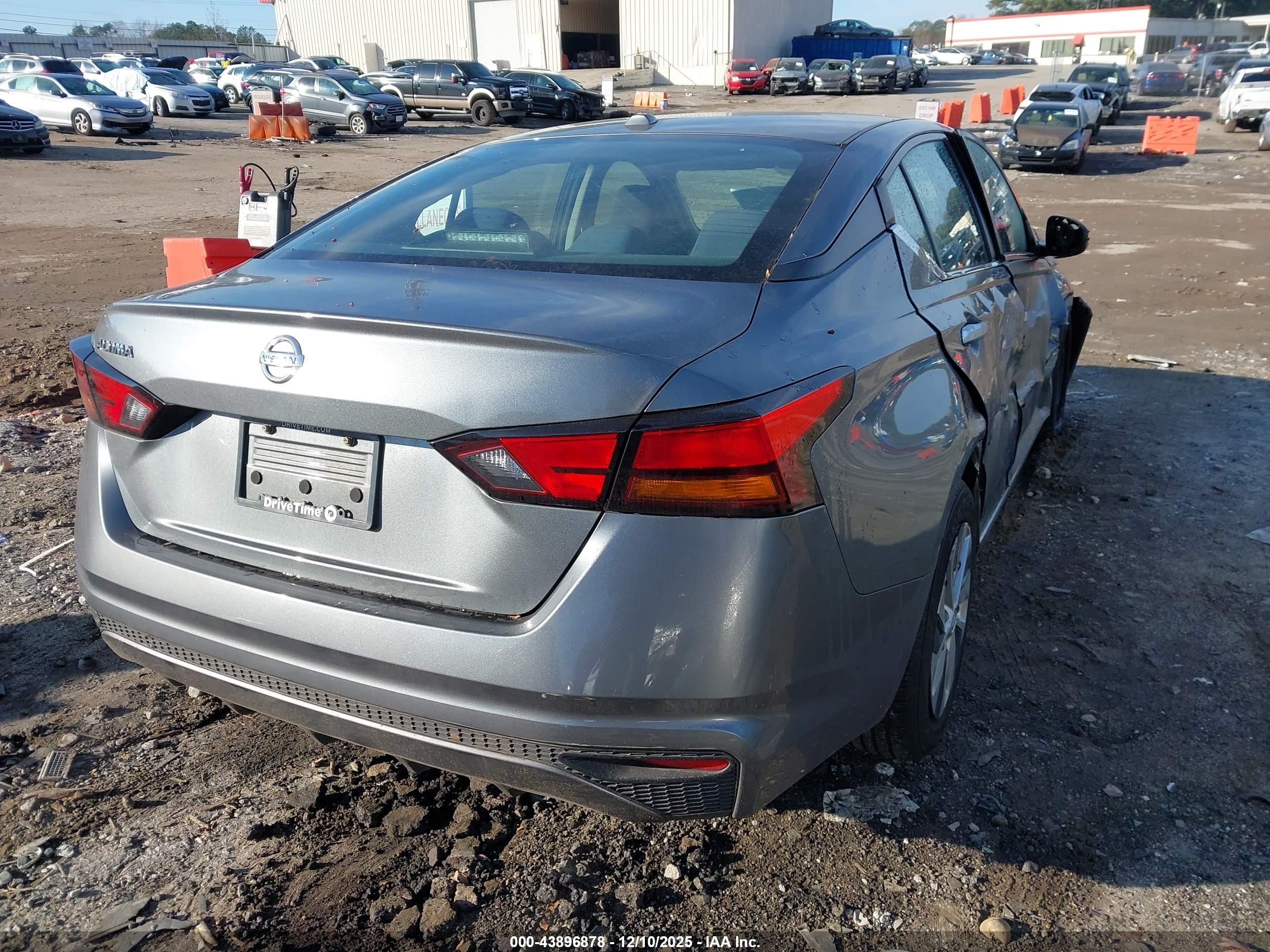 NISSAN ALTIMA image 4