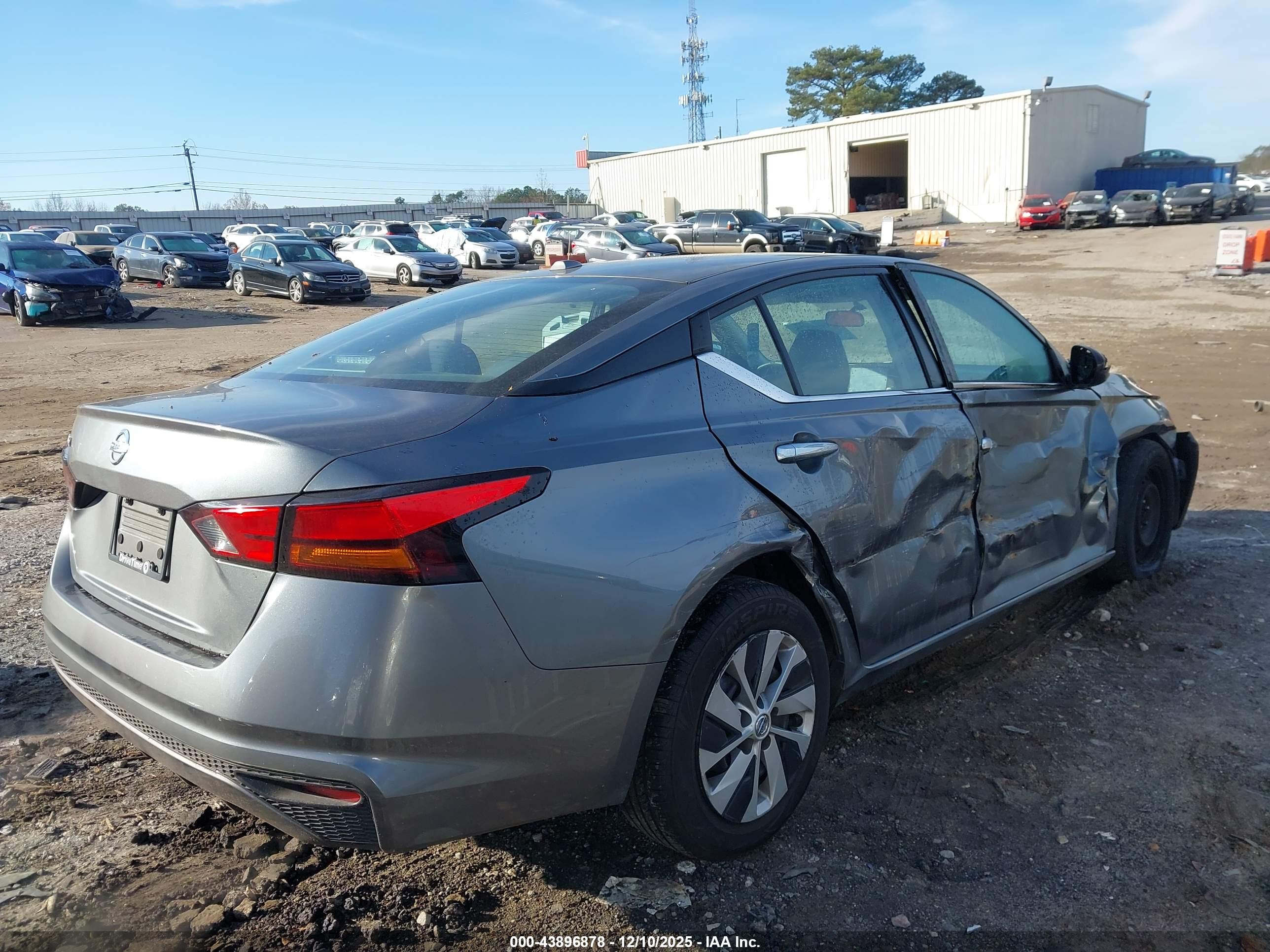 NISSAN ALTIMA image 6