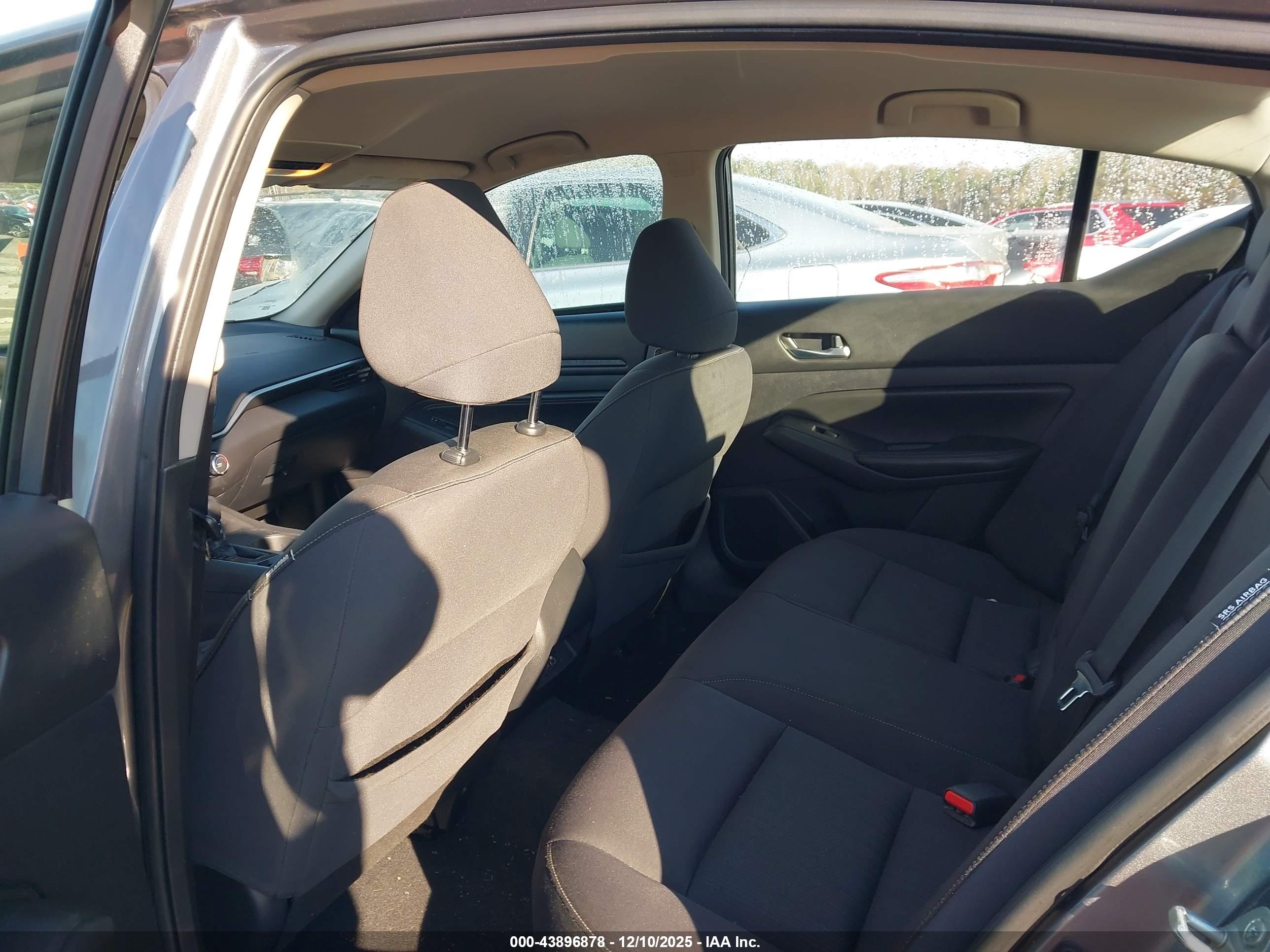 NISSAN ALTIMA image 8