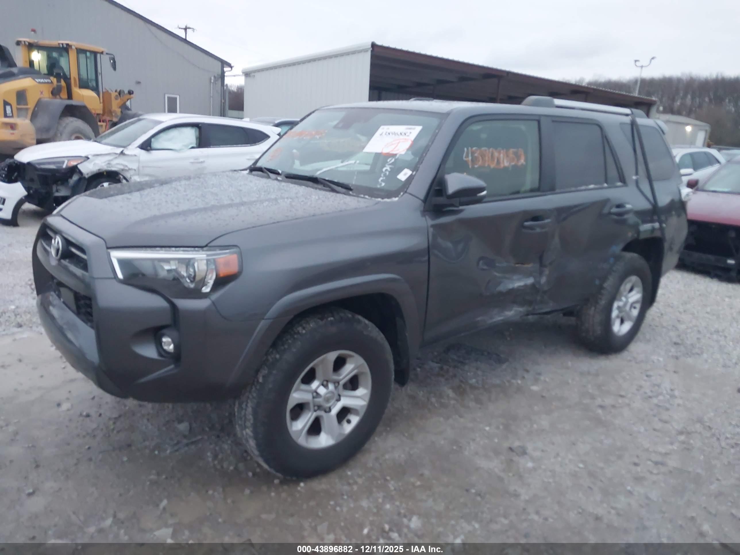 TOYOTA 4RUNNER image 2
