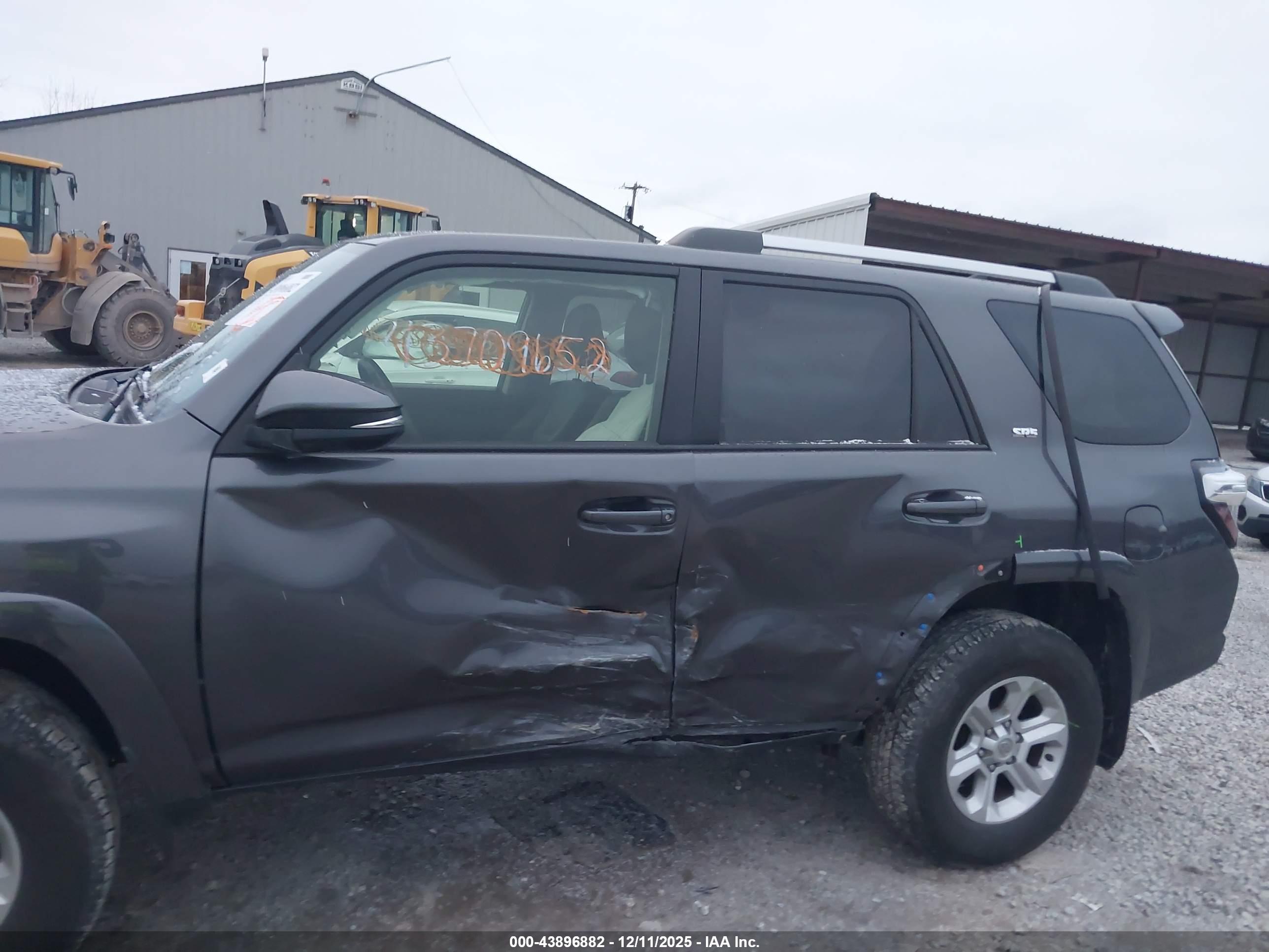 TOYOTA 4RUNNER image 6