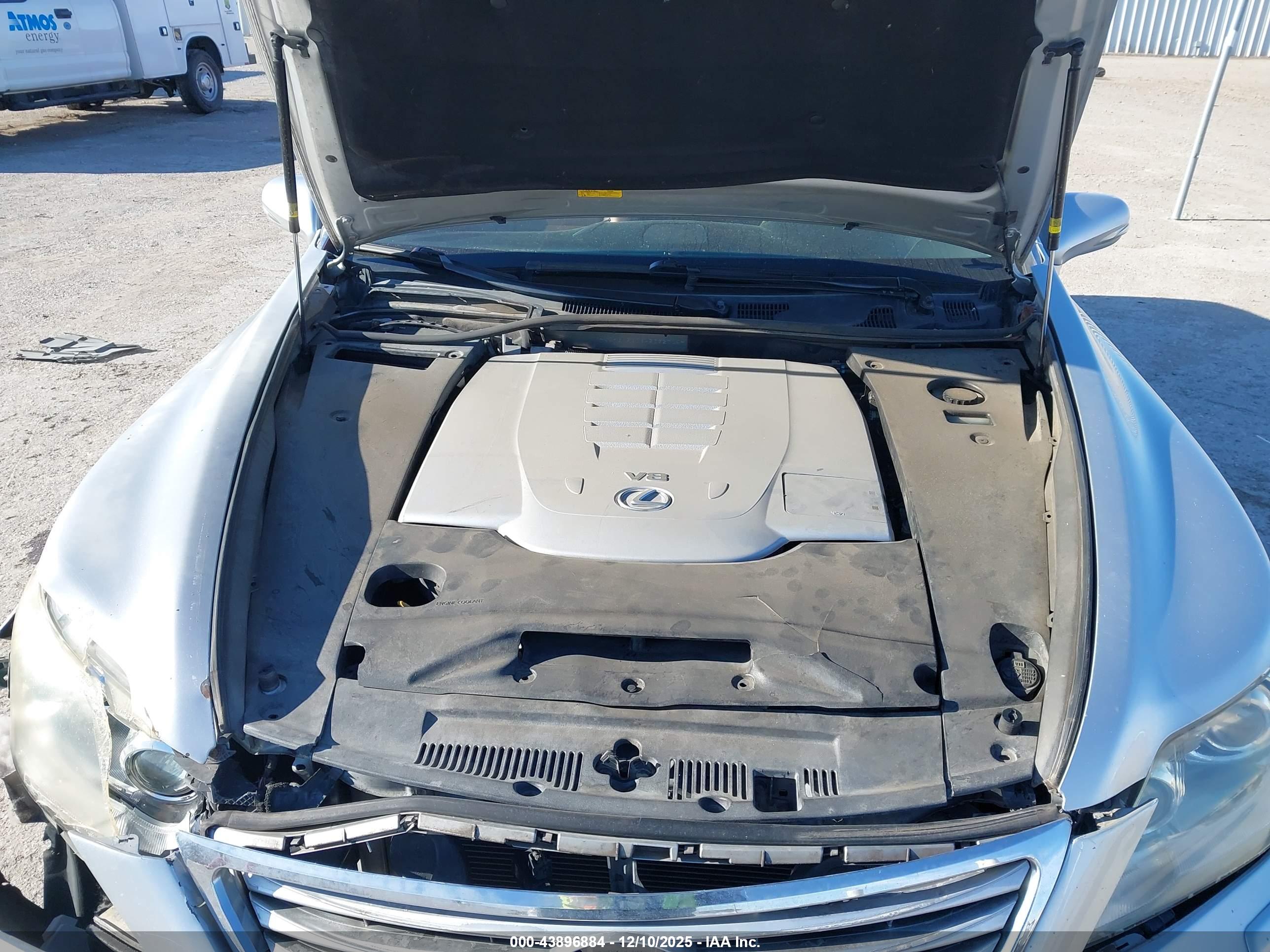 LEXUS LS image 10