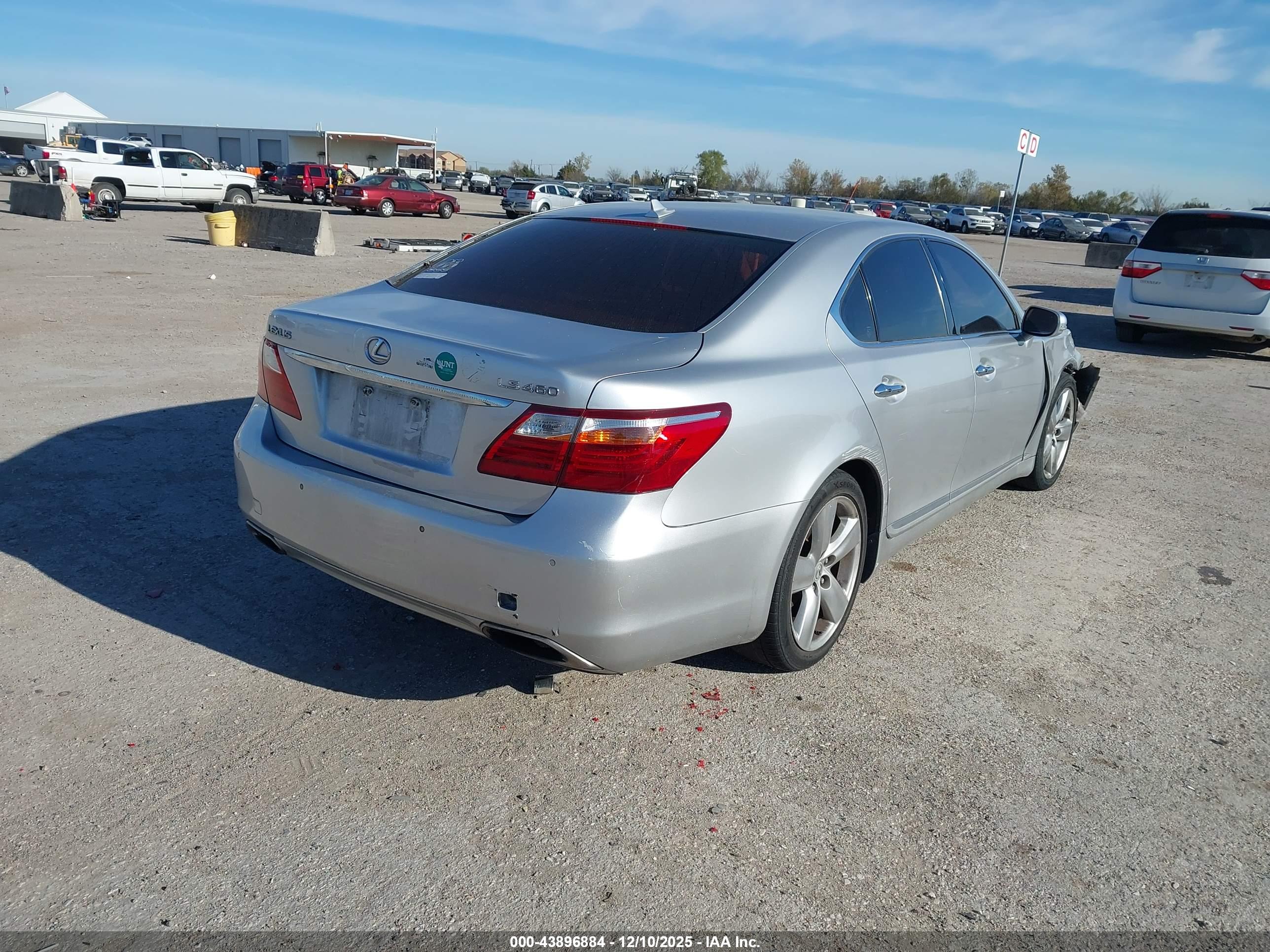 LEXUS LS image 4