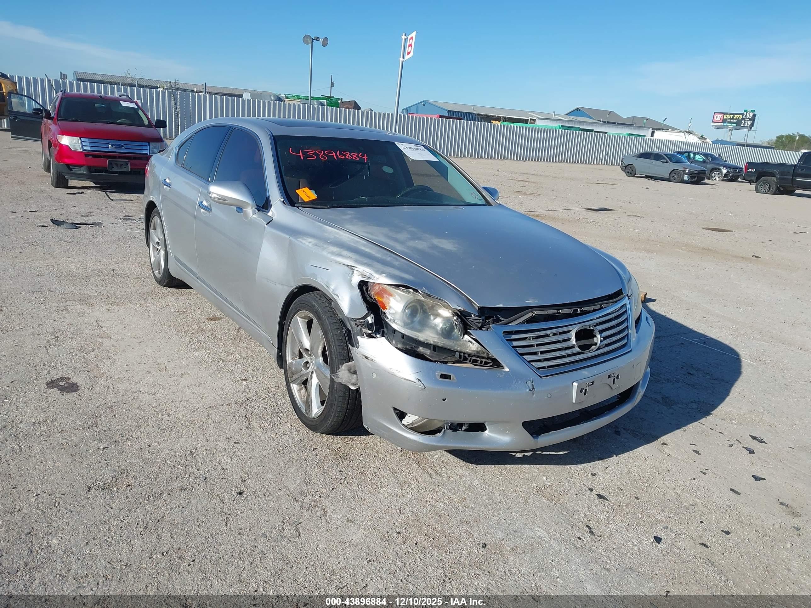 LEXUS LS image 6