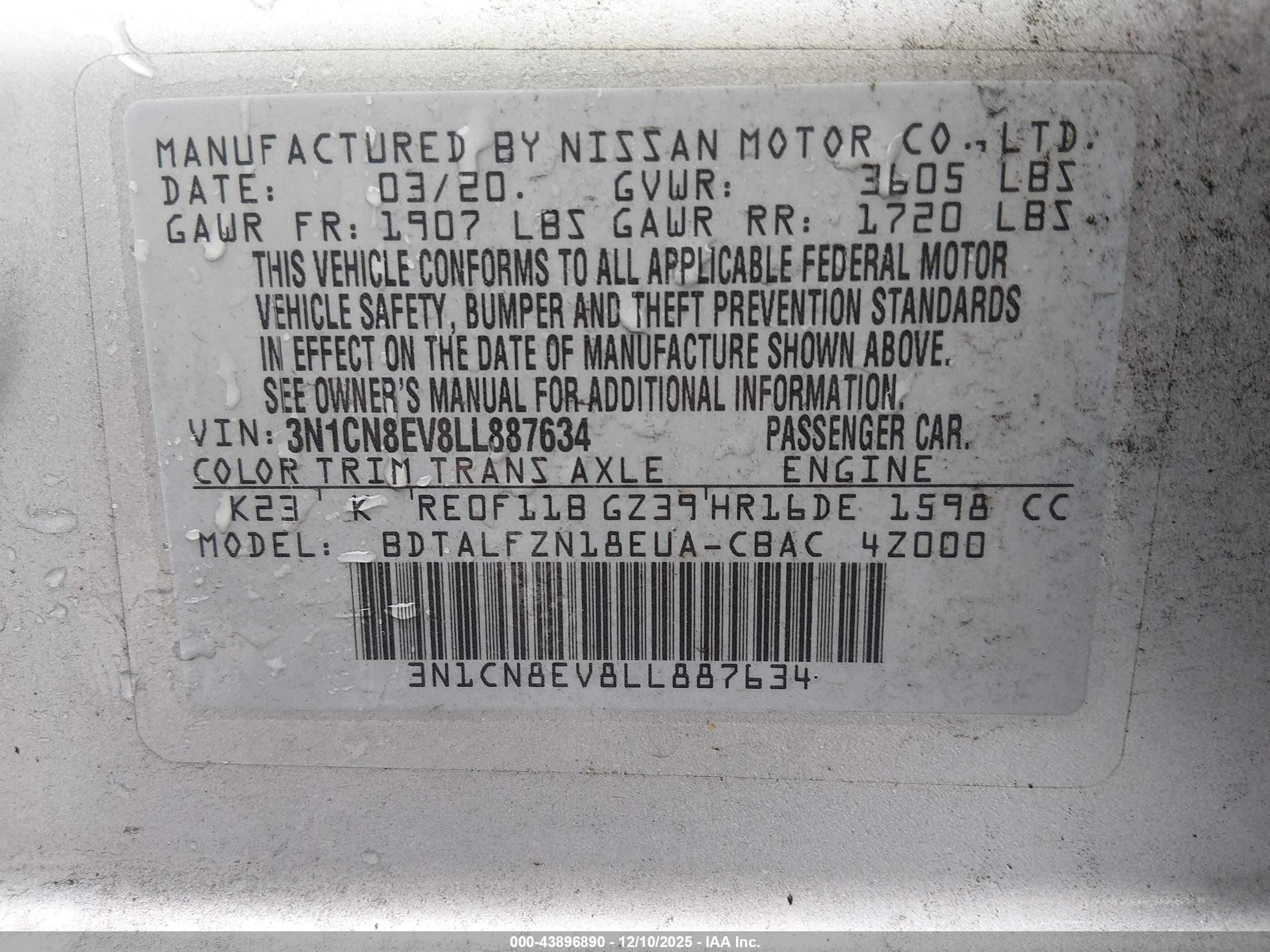 NISSAN VERSA image 9