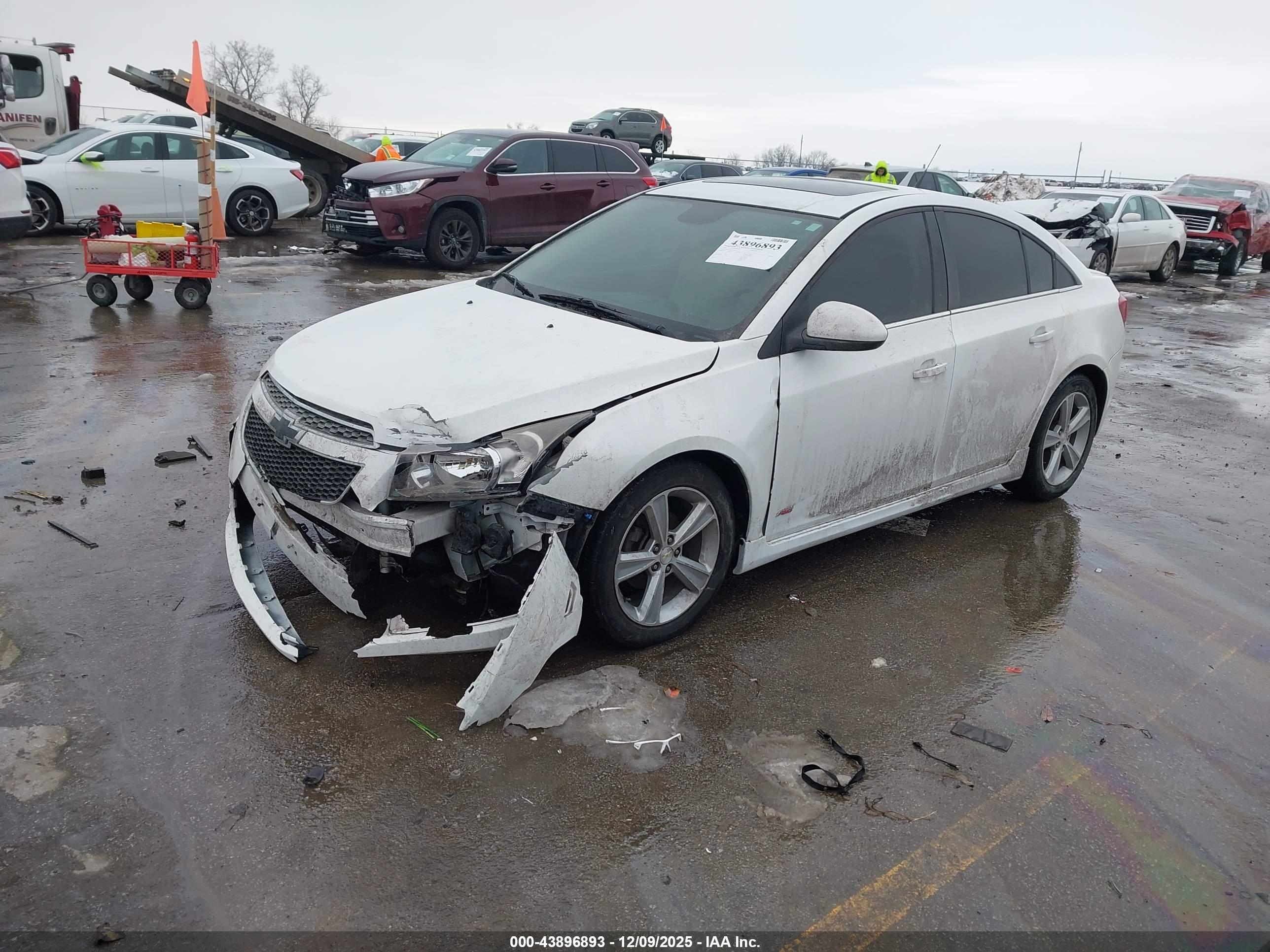 CHEVROLET CRUZE image 2