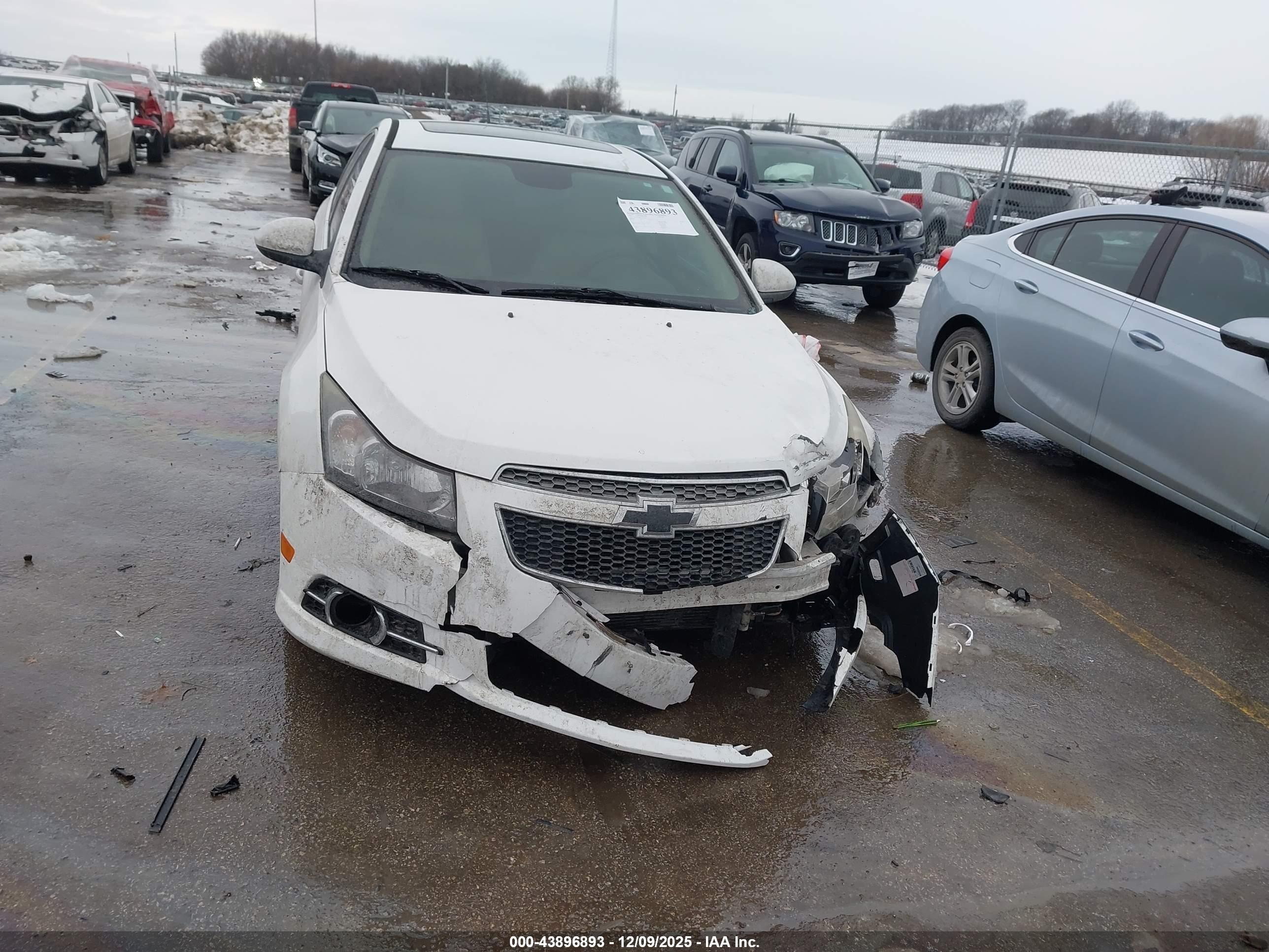 CHEVROLET CRUZE image 6
