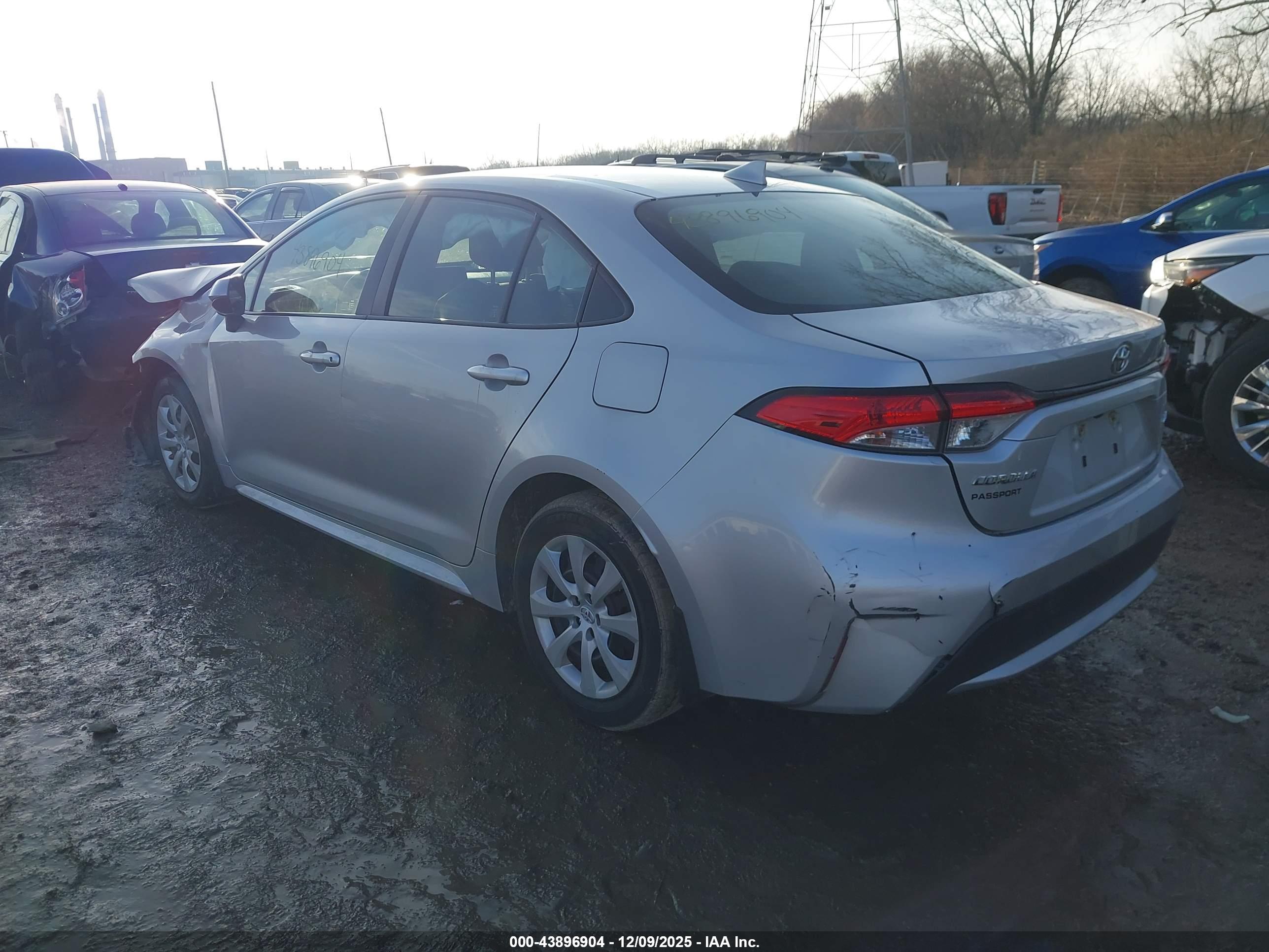 TOYOTA COROLLA image 3