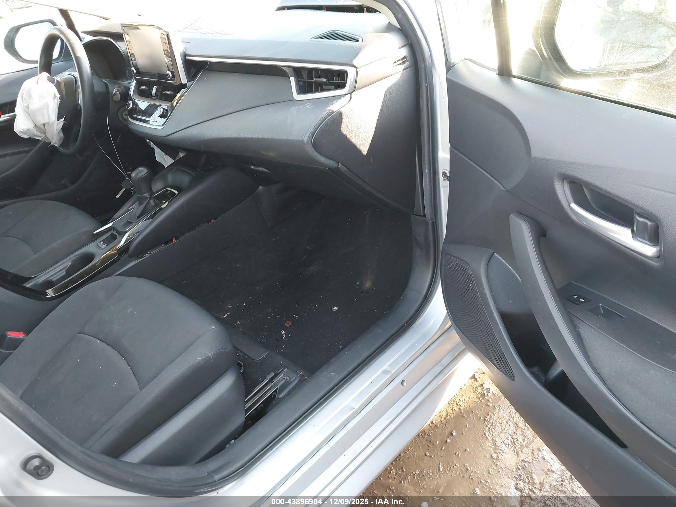 TOYOTA COROLLA image 5