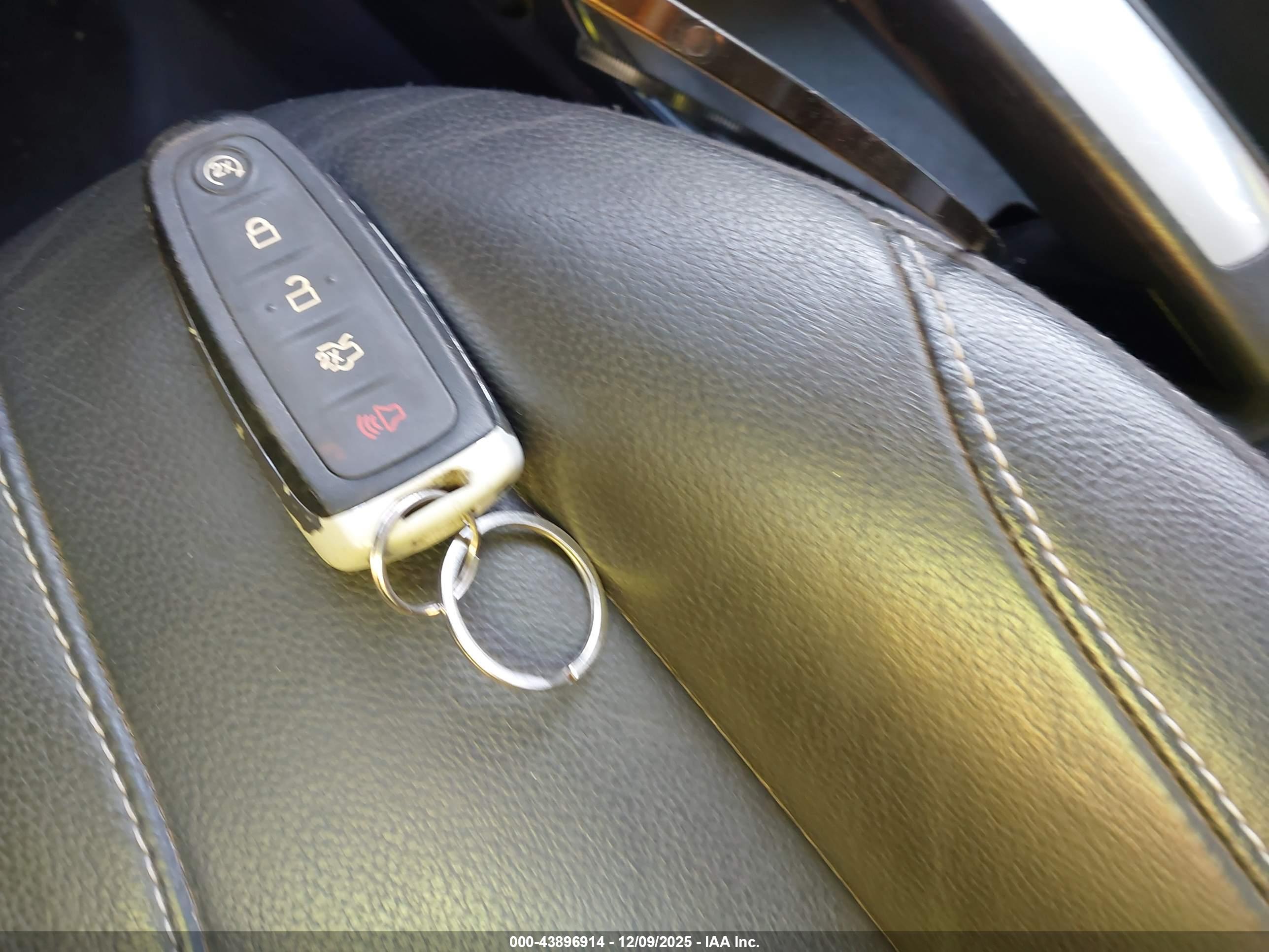 FORD ESCAPE image 11