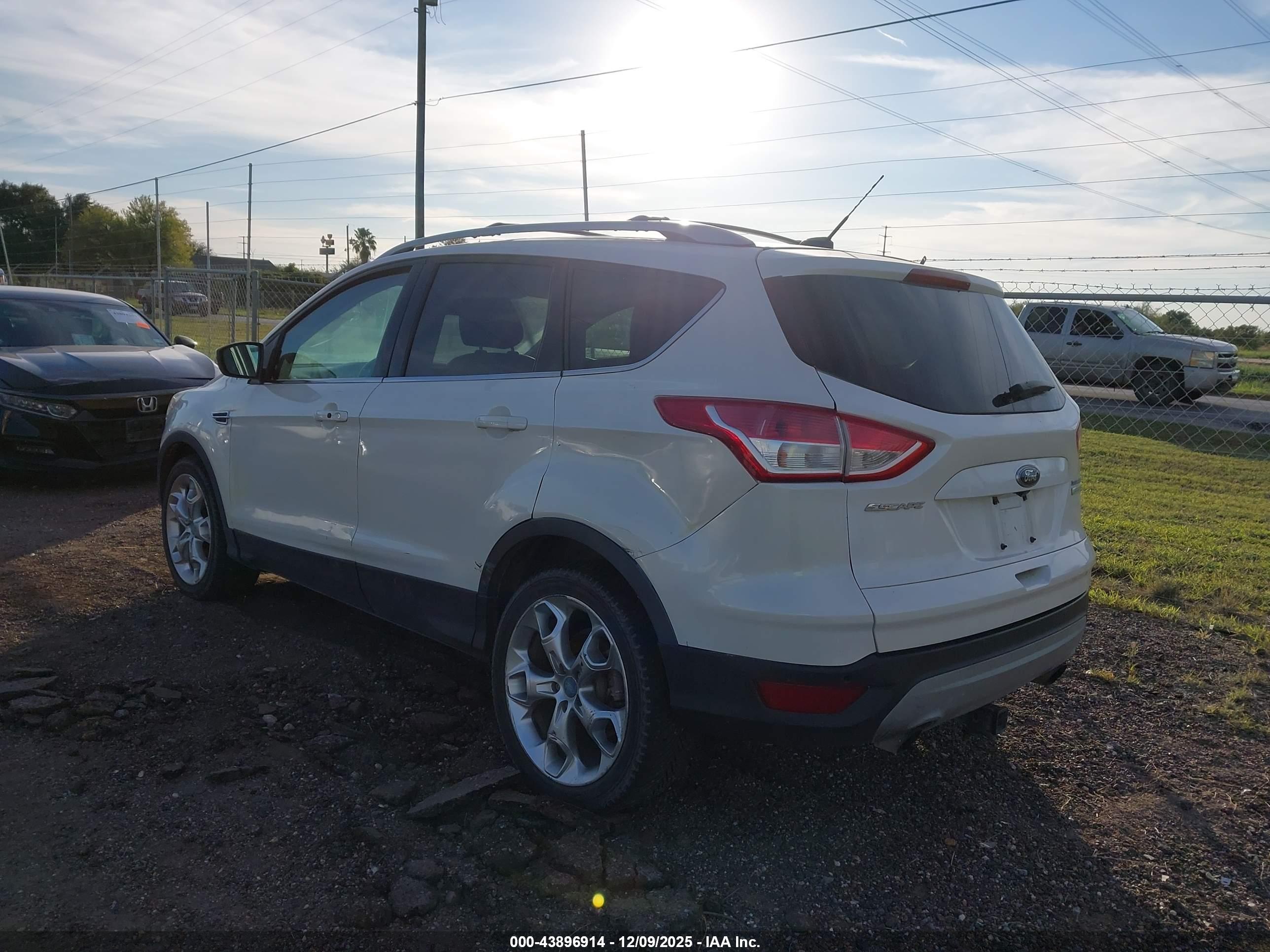 FORD ESCAPE image 3