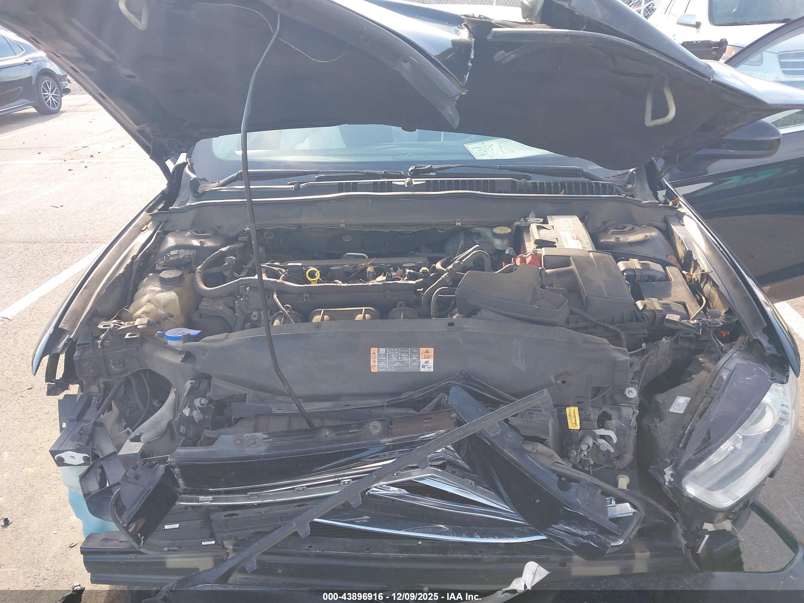 FORD FUSION image 10