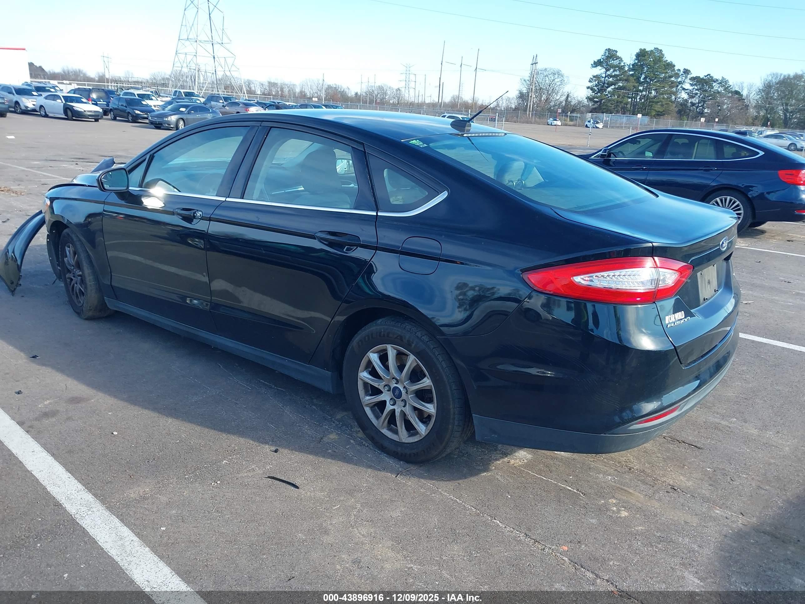 FORD FUSION image 3