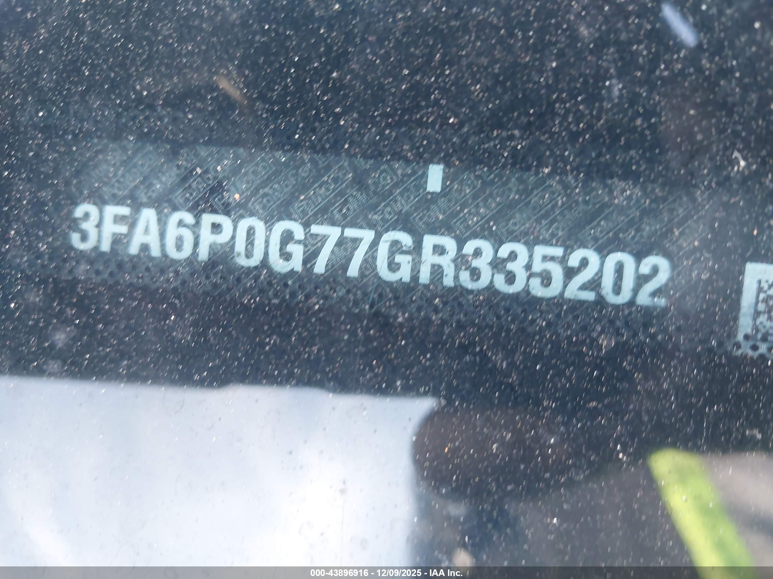 FORD FUSION image 9