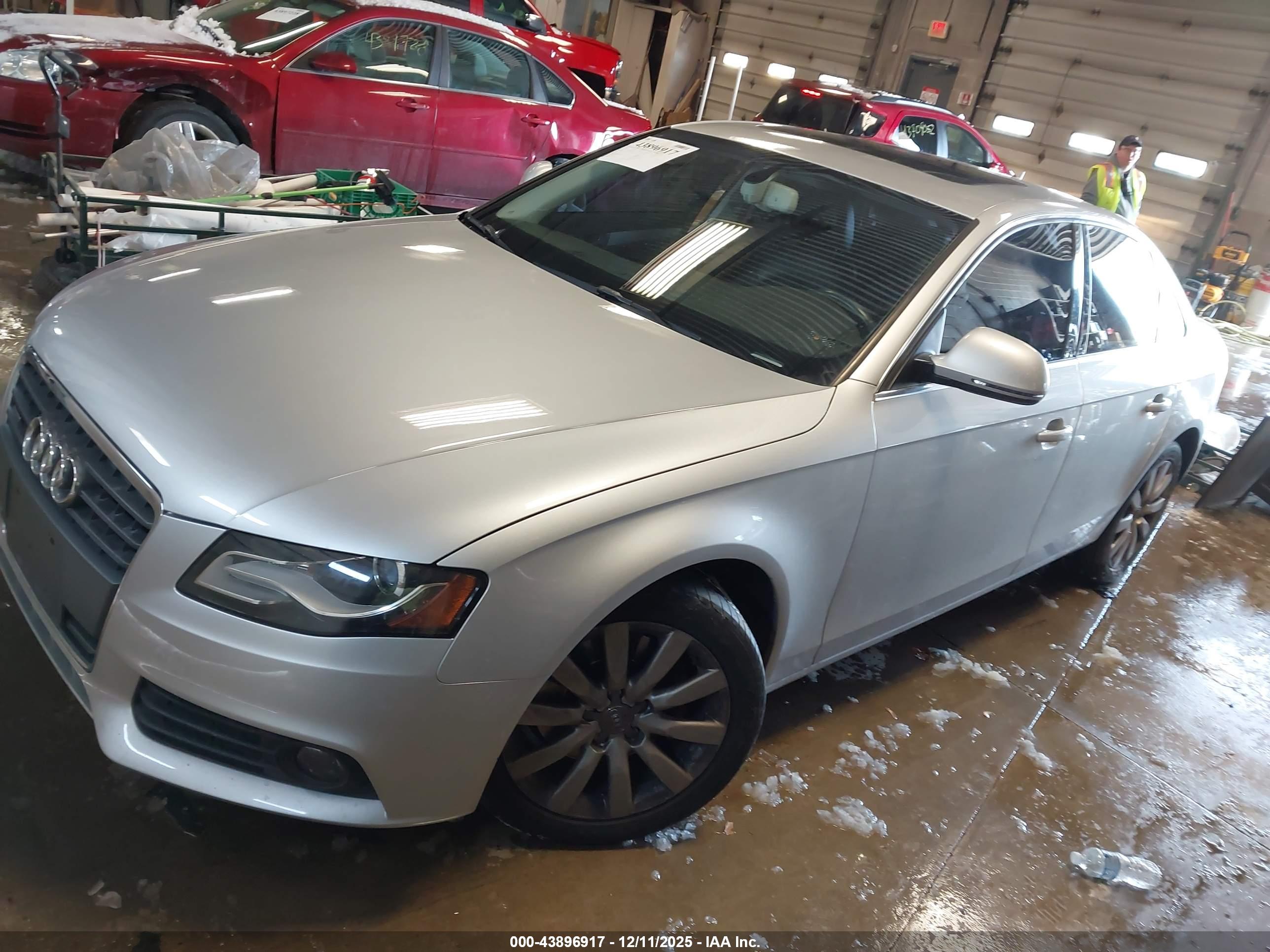 AUDI A4 image 2