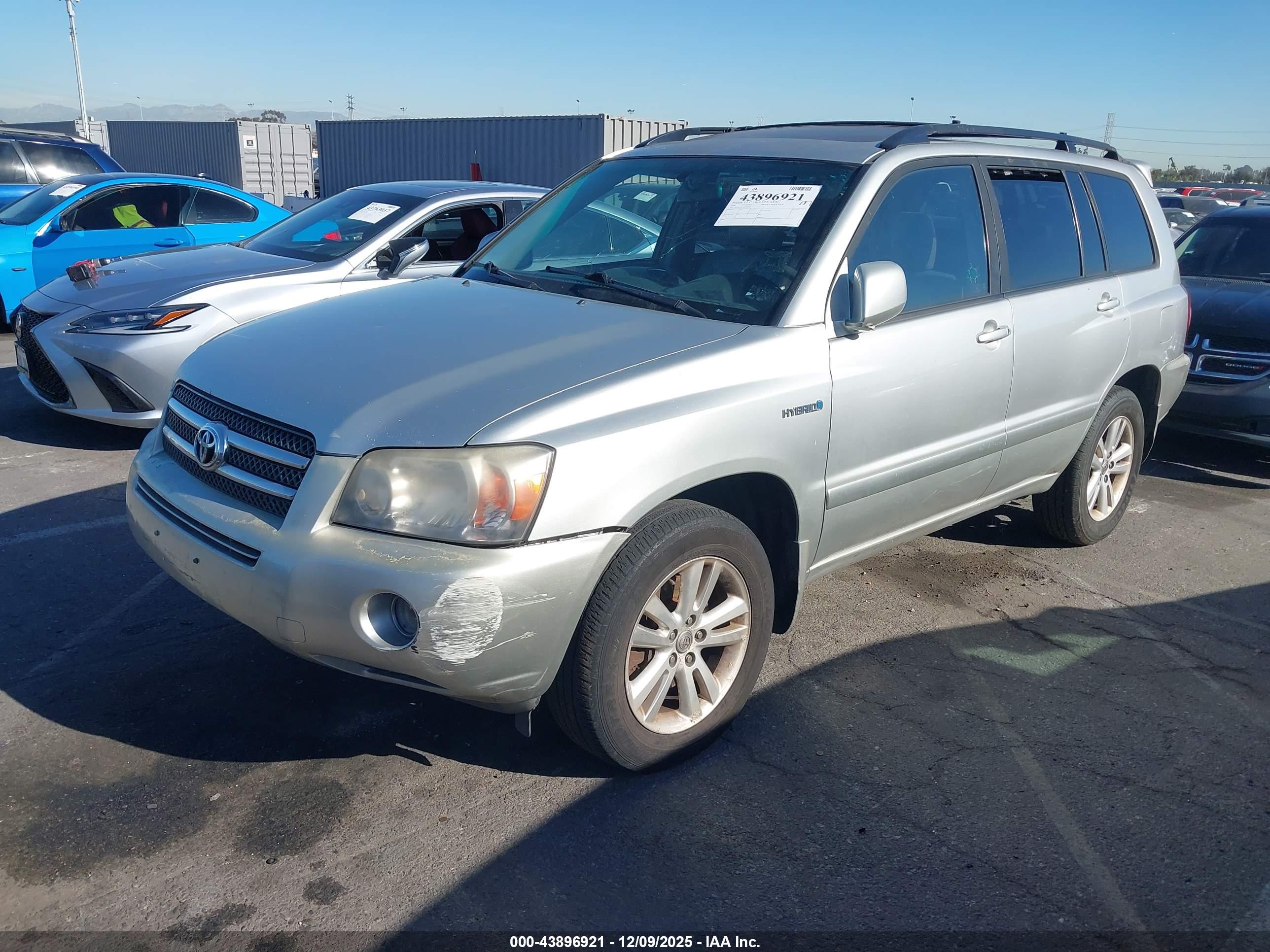 TOYOTA HIGHLANDER image 2