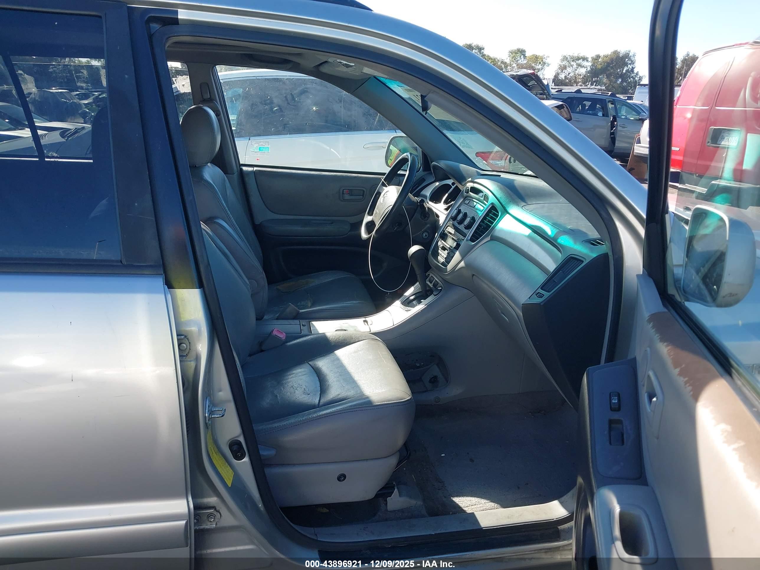 TOYOTA HIGHLANDER image 5