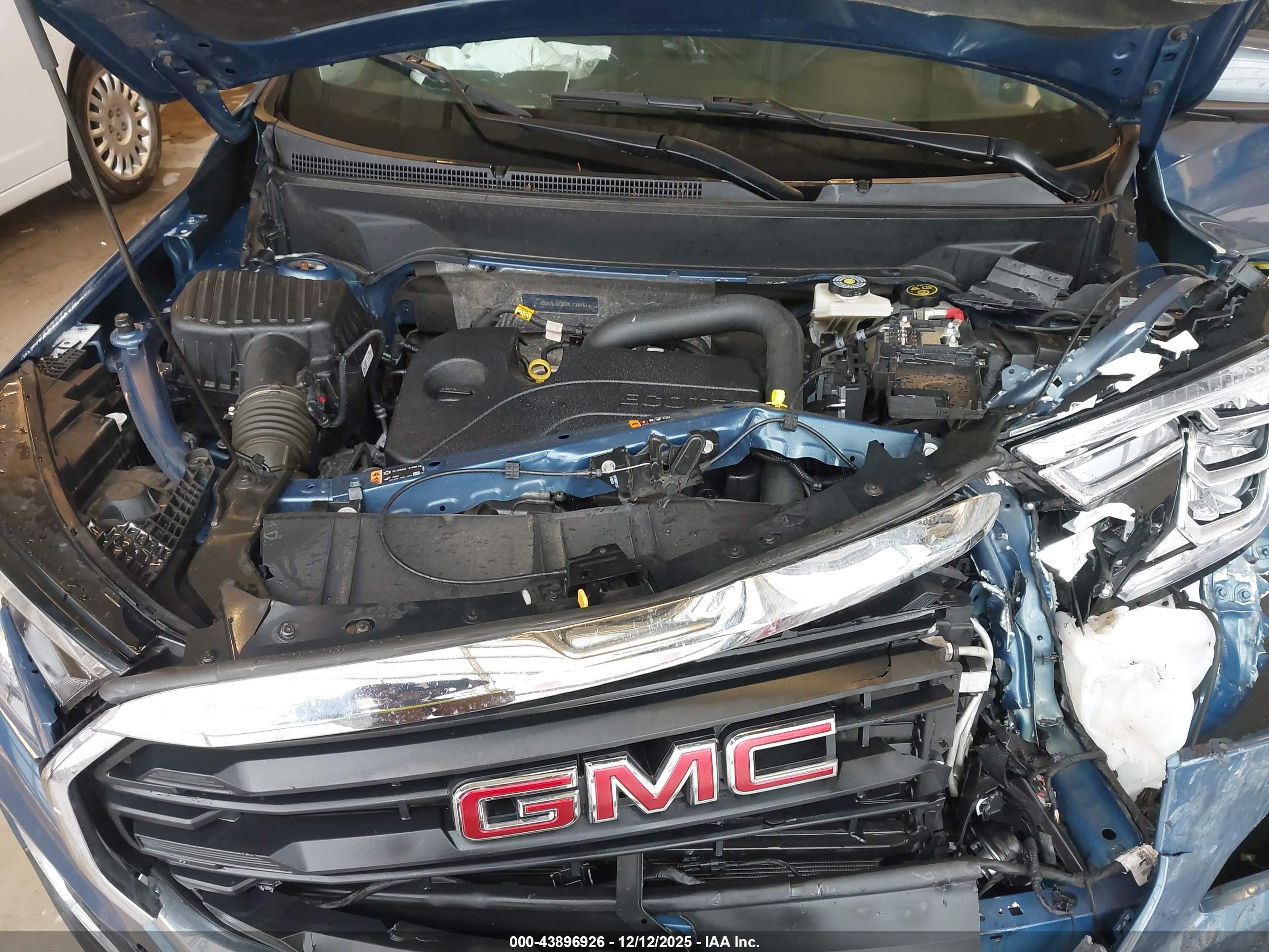 GMC TERRAIN image 10