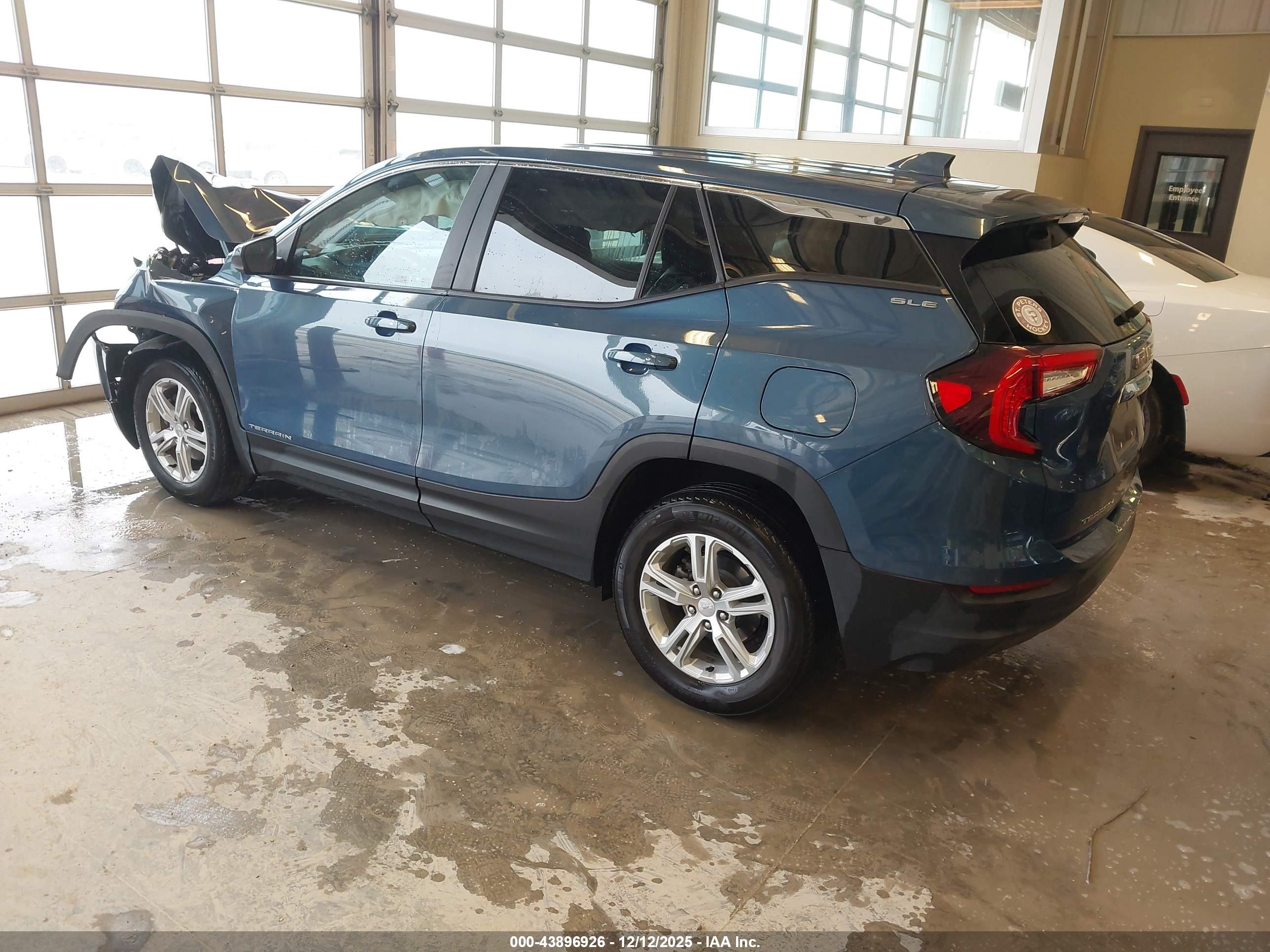 GMC TERRAIN image 3