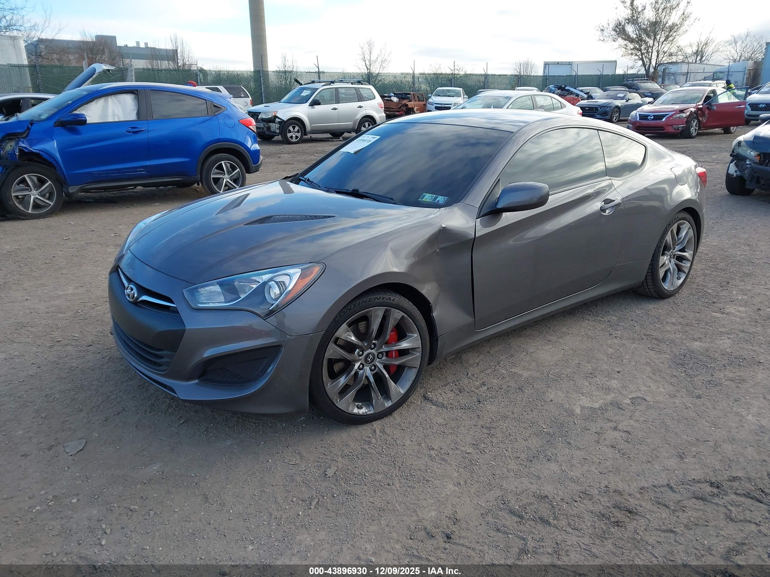 HYUNDAI GENESIS image 2