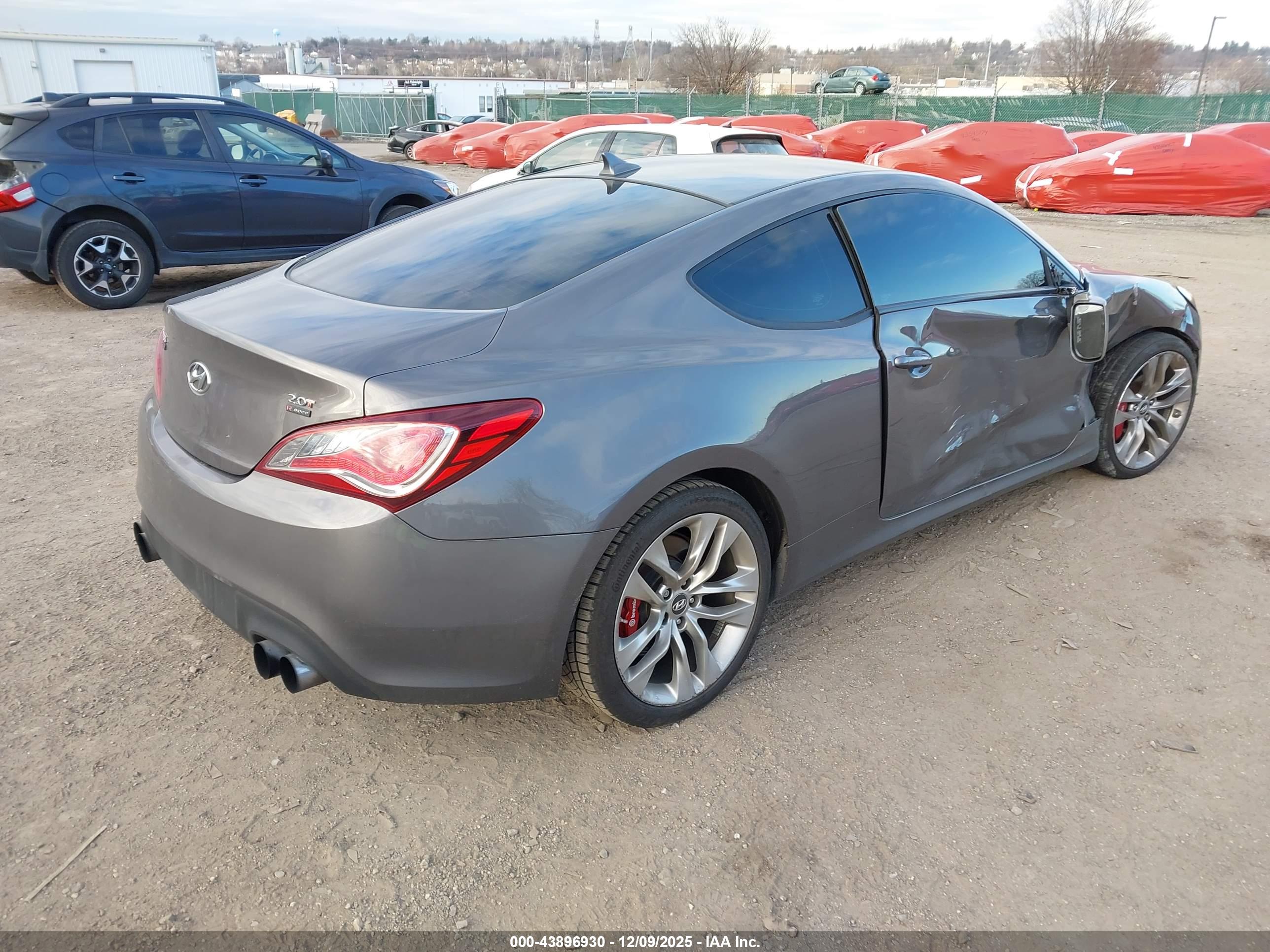 HYUNDAI GENESIS image 4