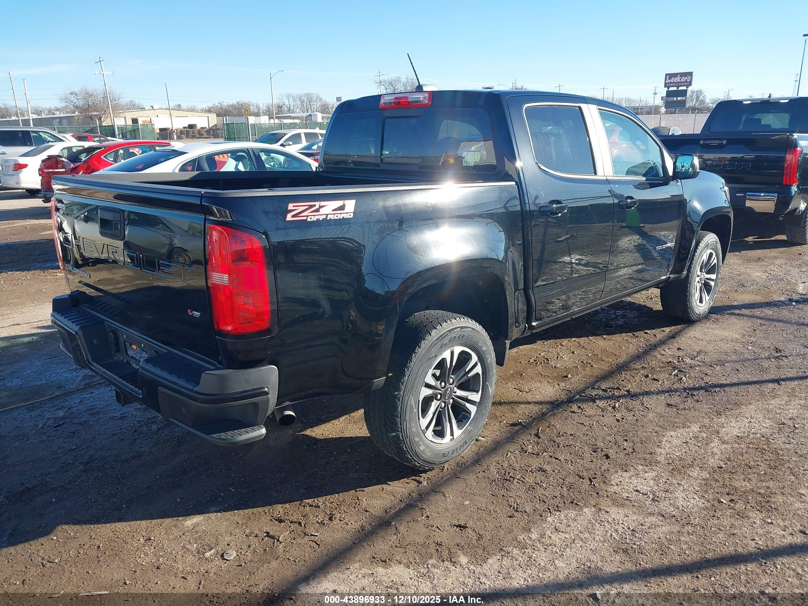 CHEVROLET COLORADO image 4