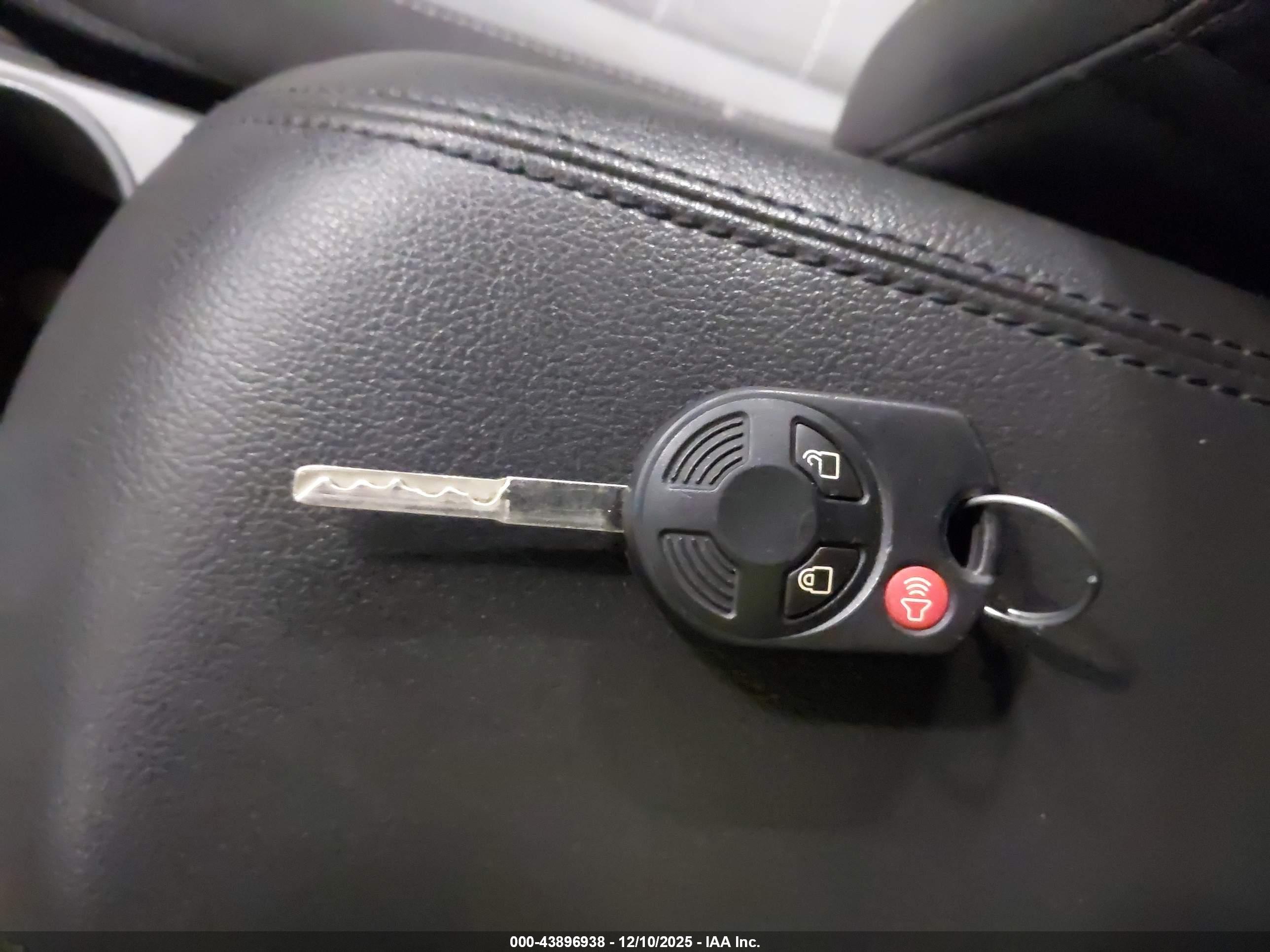 FORD ESCAPE image 11