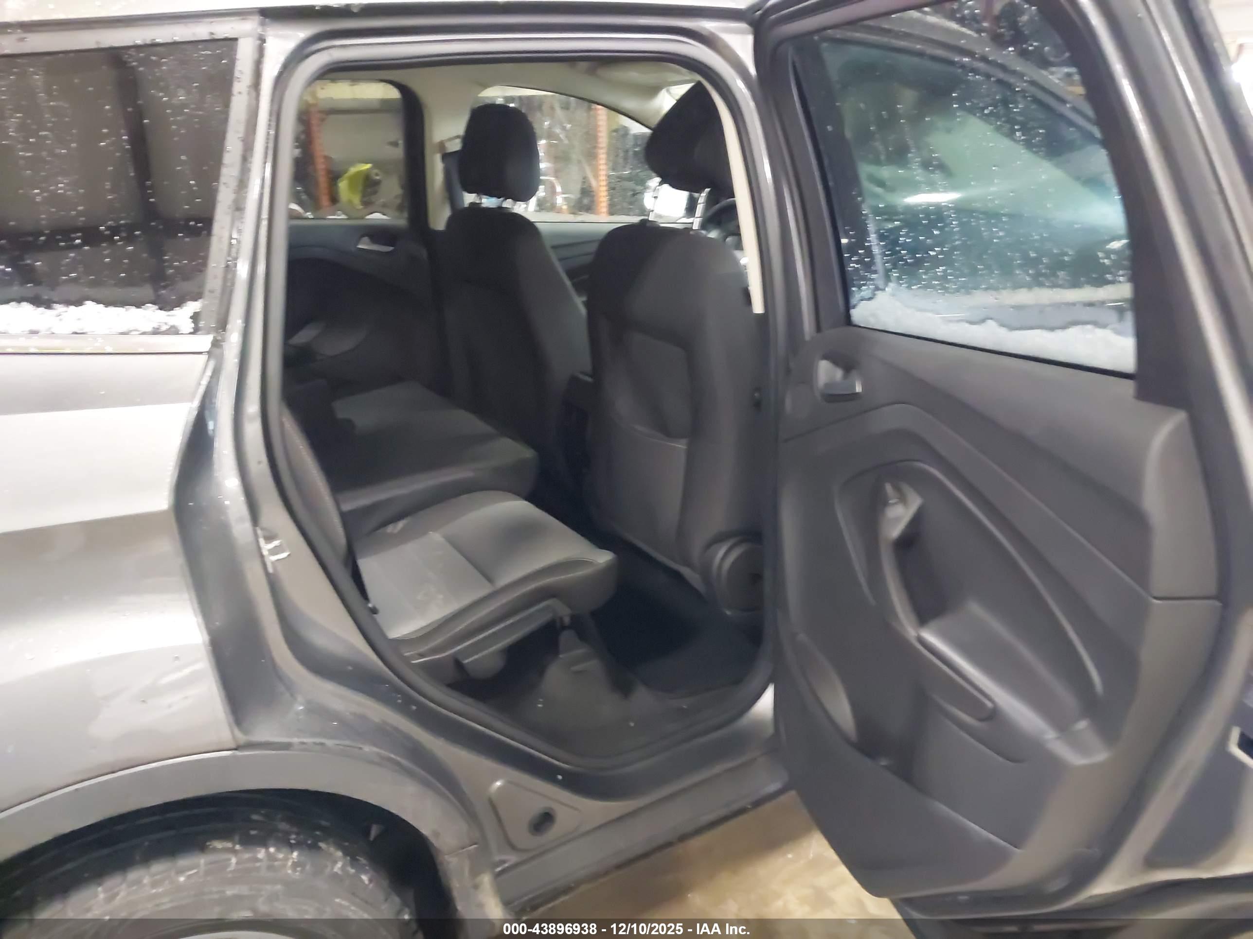 FORD ESCAPE image 8