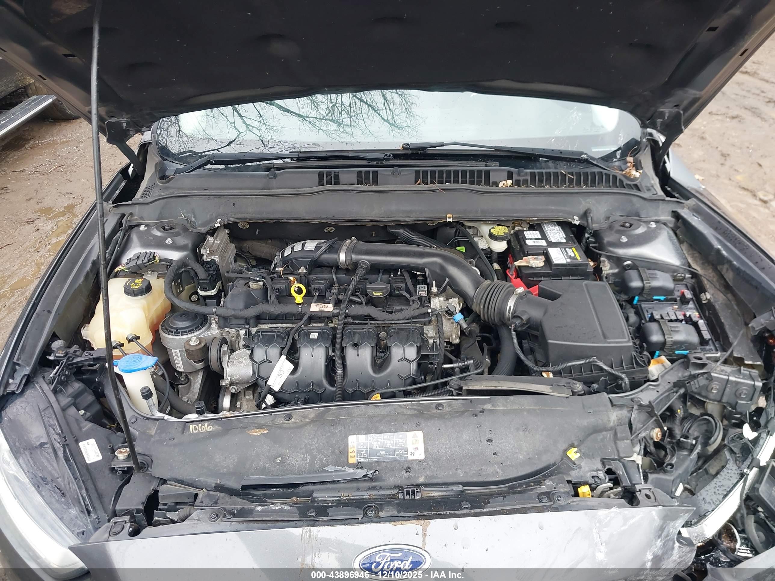 FORD FUSION image 10