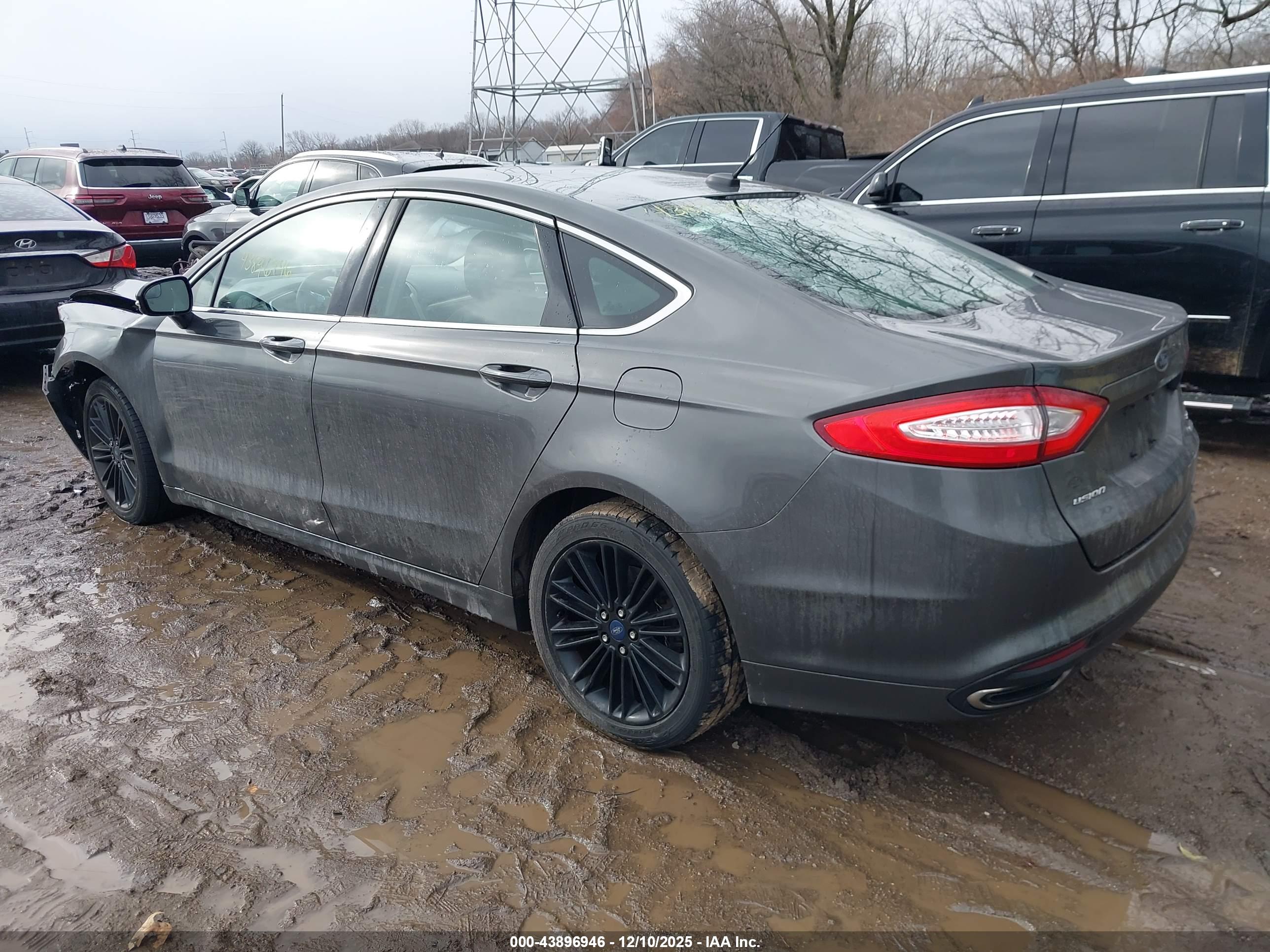 FORD FUSION image 3