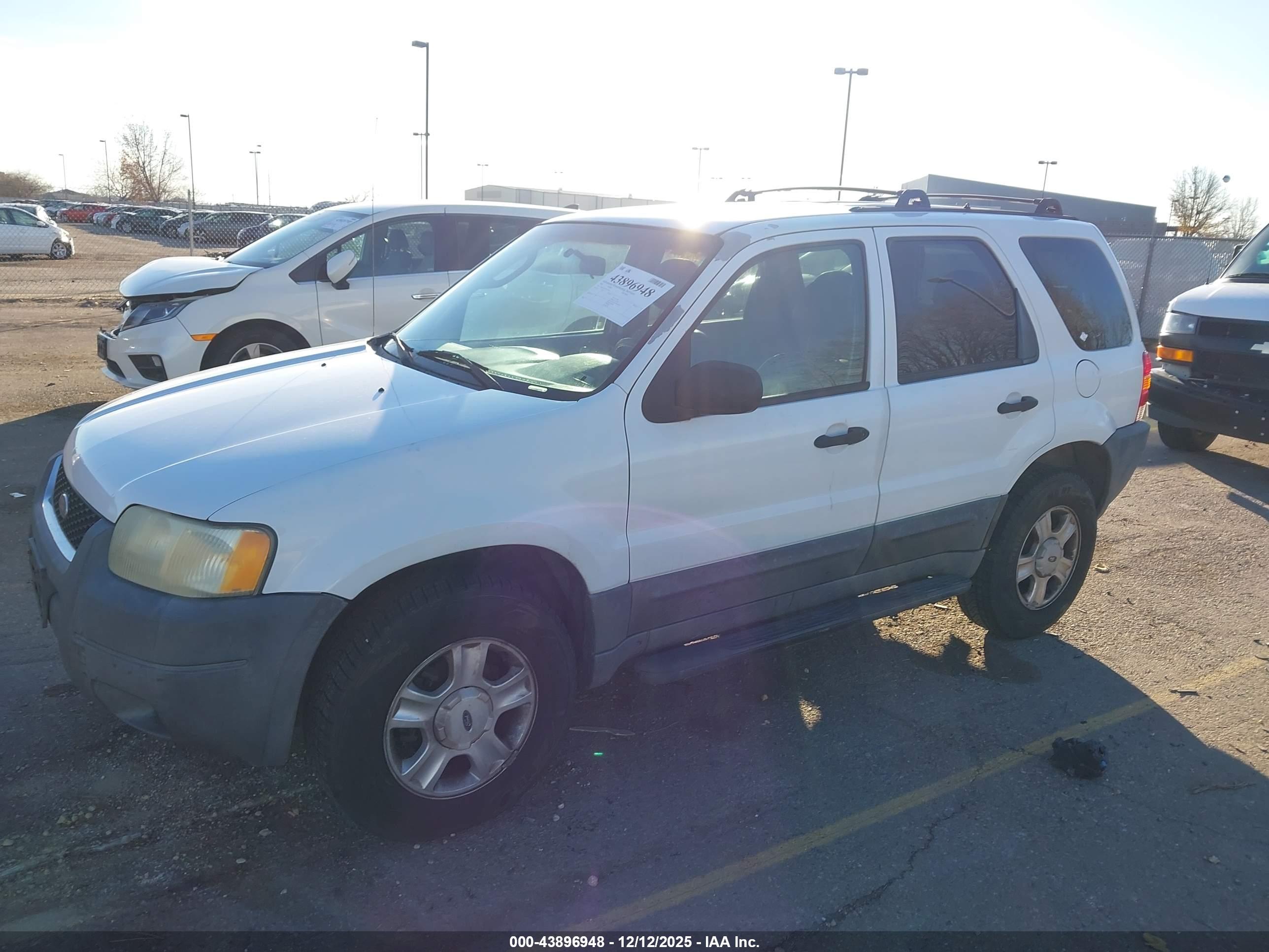 FORD ESCAPE image 2