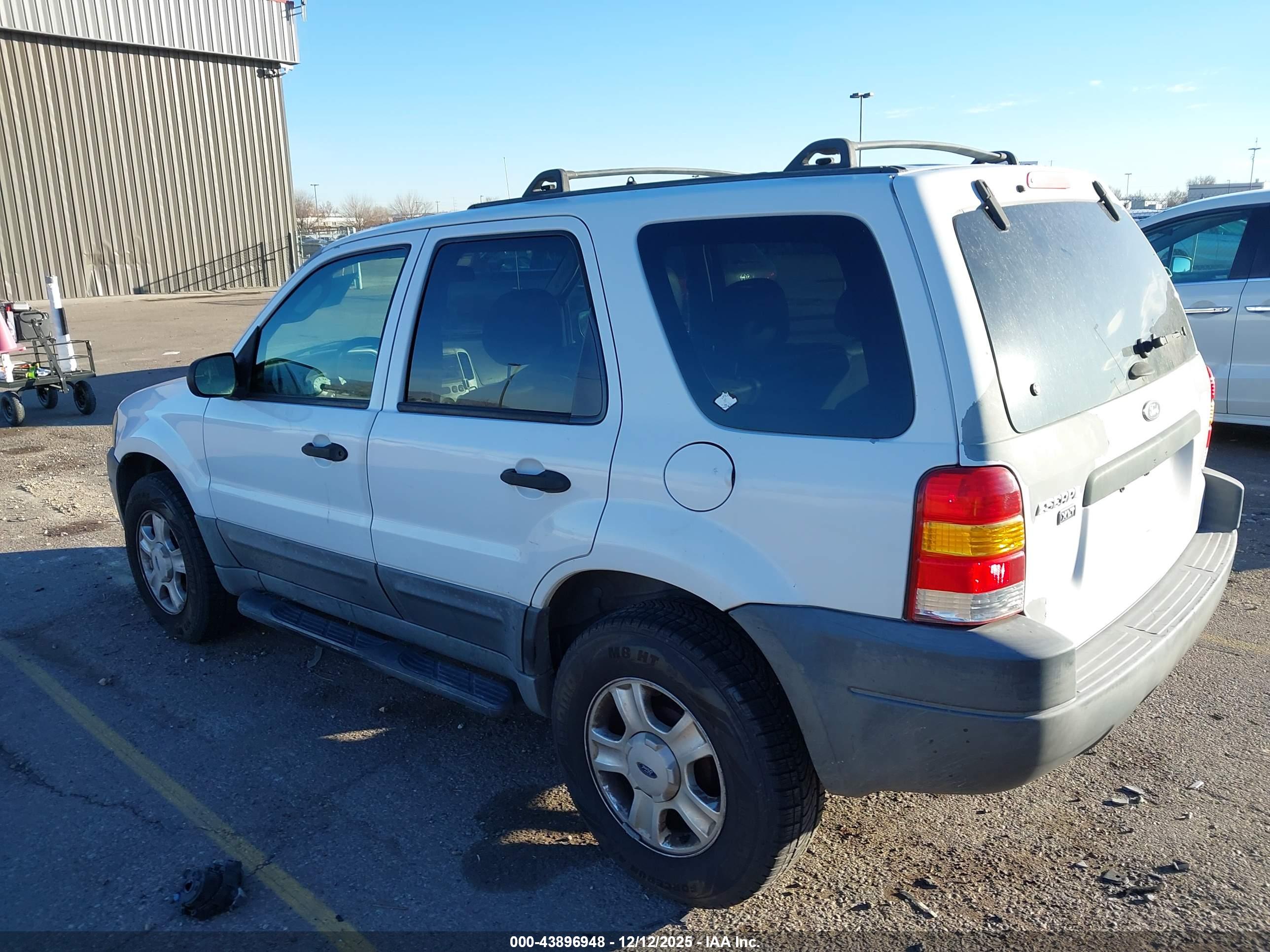 FORD ESCAPE image 3